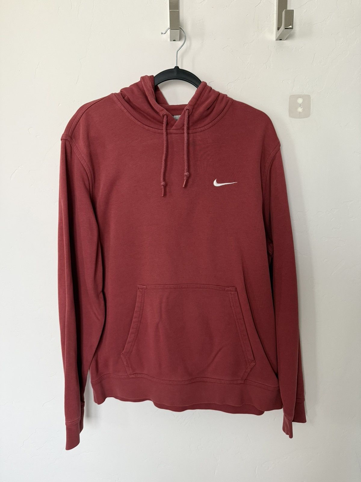 Nike Nike Embroidered Logo Hoodie Red XL Size US XL / EU 56 / 4 - 1 Thumbnail