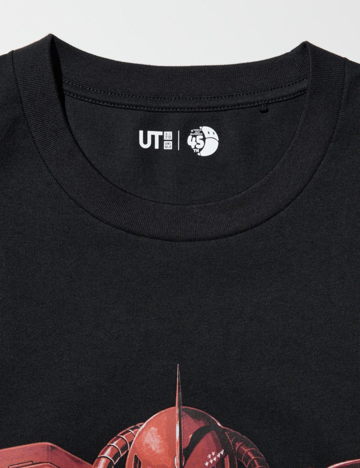 Japanese Brand Gundam x Uniqlo T-Shirt Size US M / EU 48-50 / 2 - 6 Thumbnail