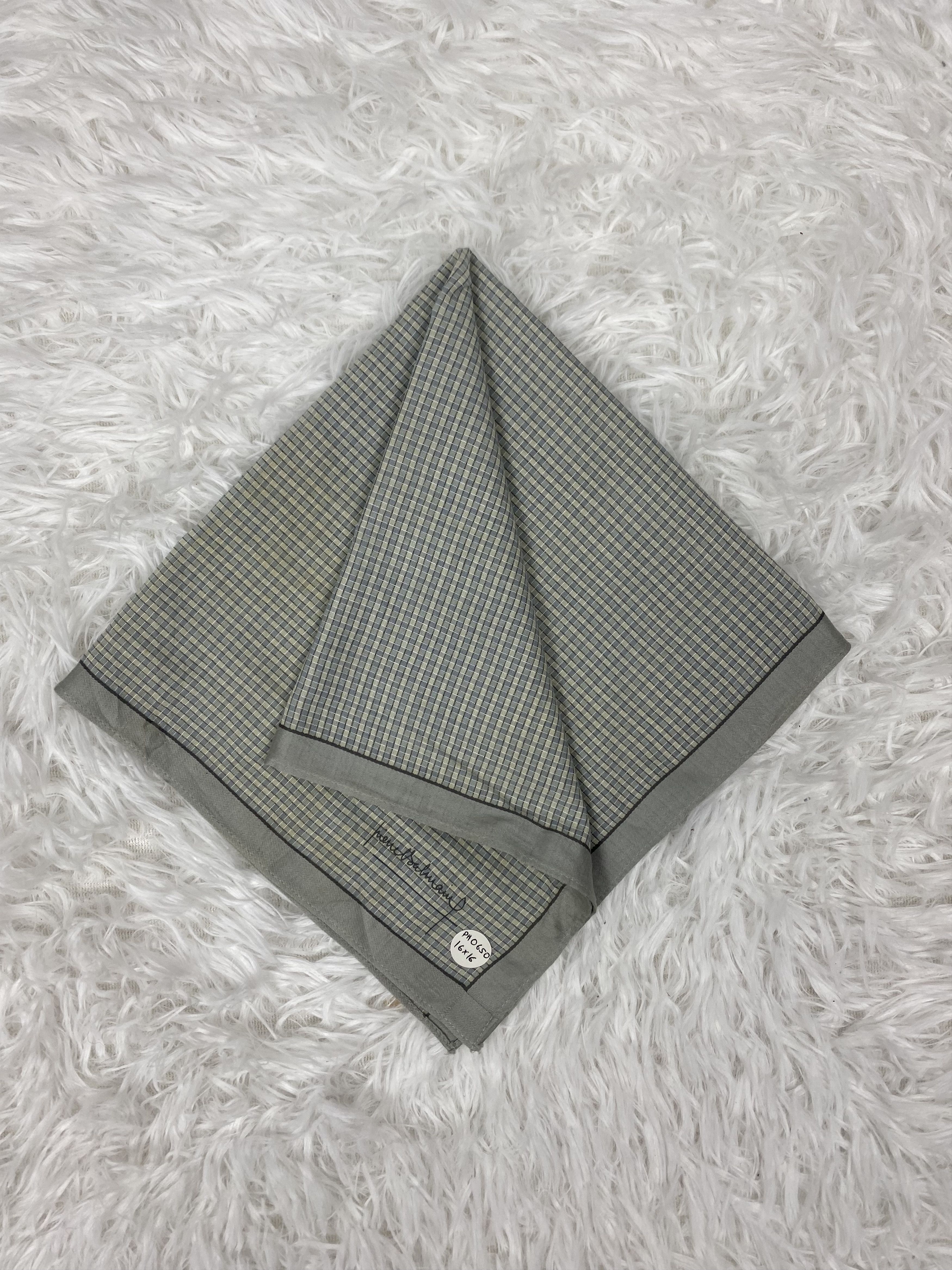 Pierre Balmain × Vintage Vintage Pierre Balmain Handkerchief Neckerchief PH0650 Size ONE SIZE - 1 Thumbnail