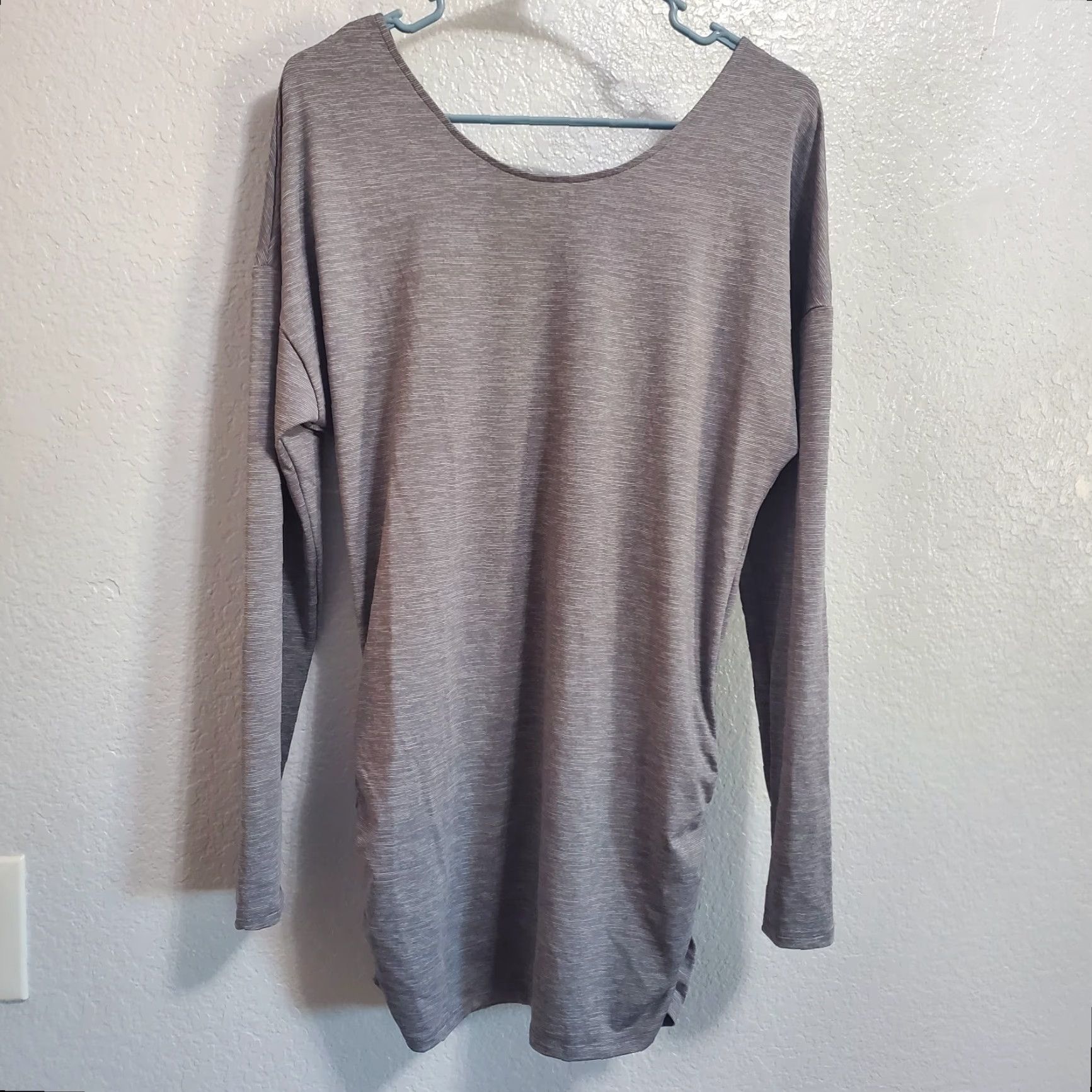 Vintage Lucy Womens Top M Gray Manifest Long Sleeve V Back Stretch Ruched Side Activewear/Travel Casual Shirt Size M / US 6-8 / IT 42-44 - 2 Thumbnail