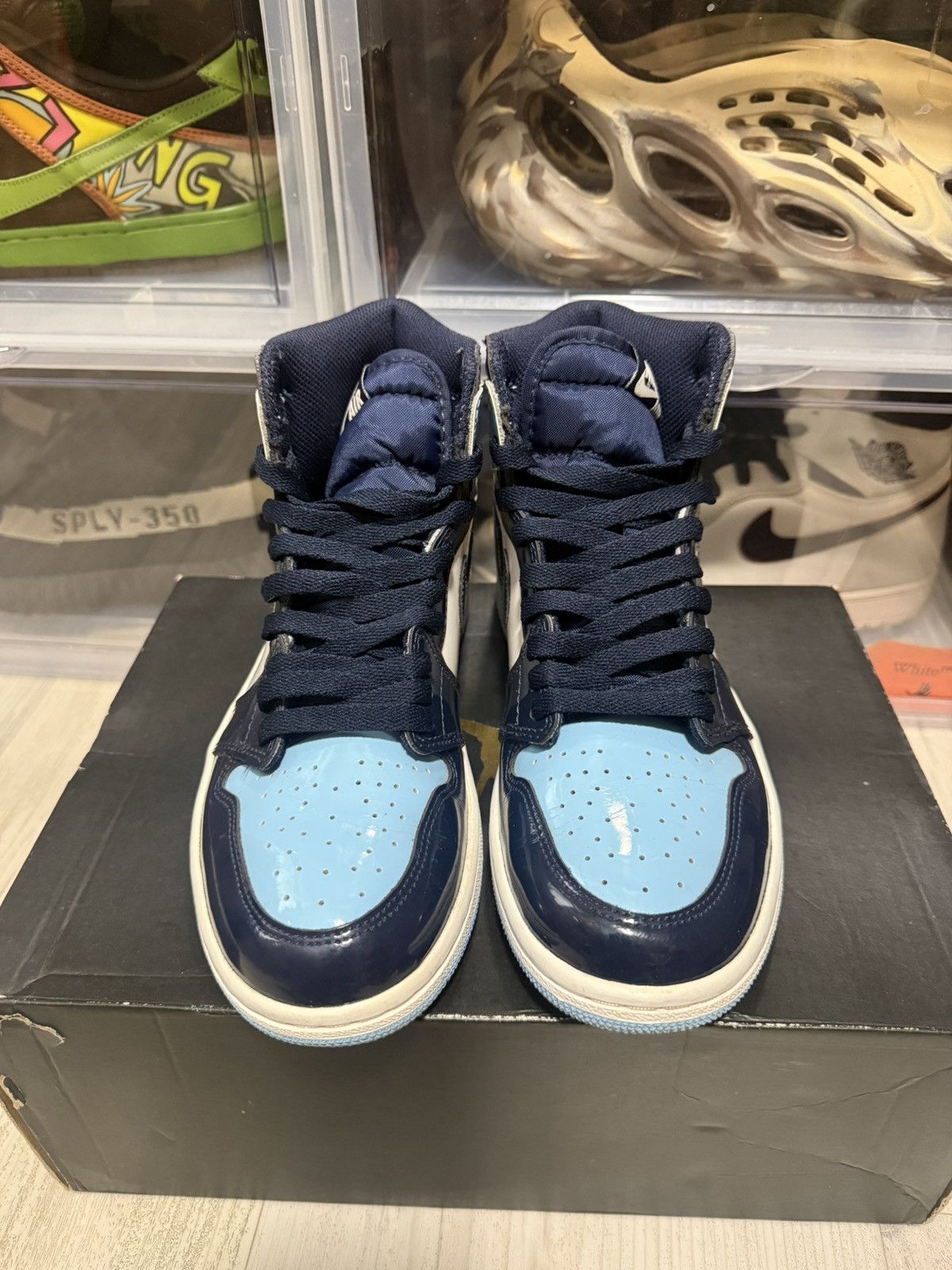 Jordan Brand Air Jordan 1 Retro High OG Patent UNC Size US 7 / IT 37 - 4 Thumbnail