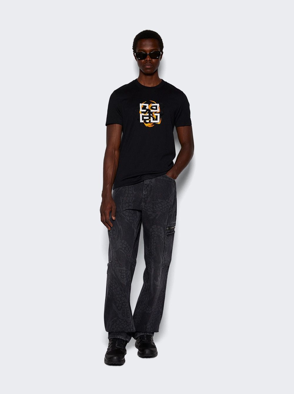Givenchy o1mle0226 Cargo Pants in Black Size US 32 / EU 48 - 2 Thumbnail