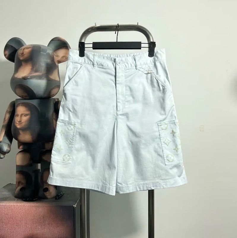 Louis Vuitton Louis Vuitton Light Blue Men's Shorts 0089 Size US 36 / EU 52 - 1 Thumbnail