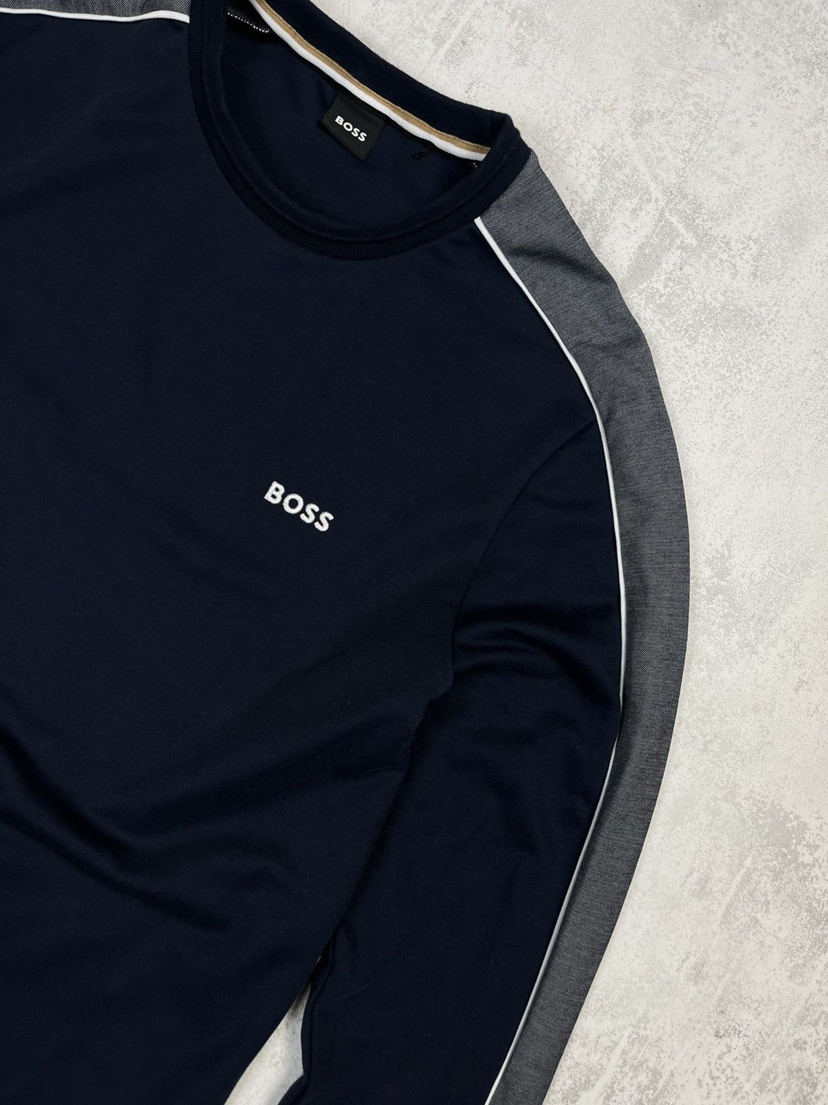 Hugo Boss BOSS Athleisure Block Sleeve Crewneck Jumper Size US M / EU 48-50 / 2 - 2 Thumbnail