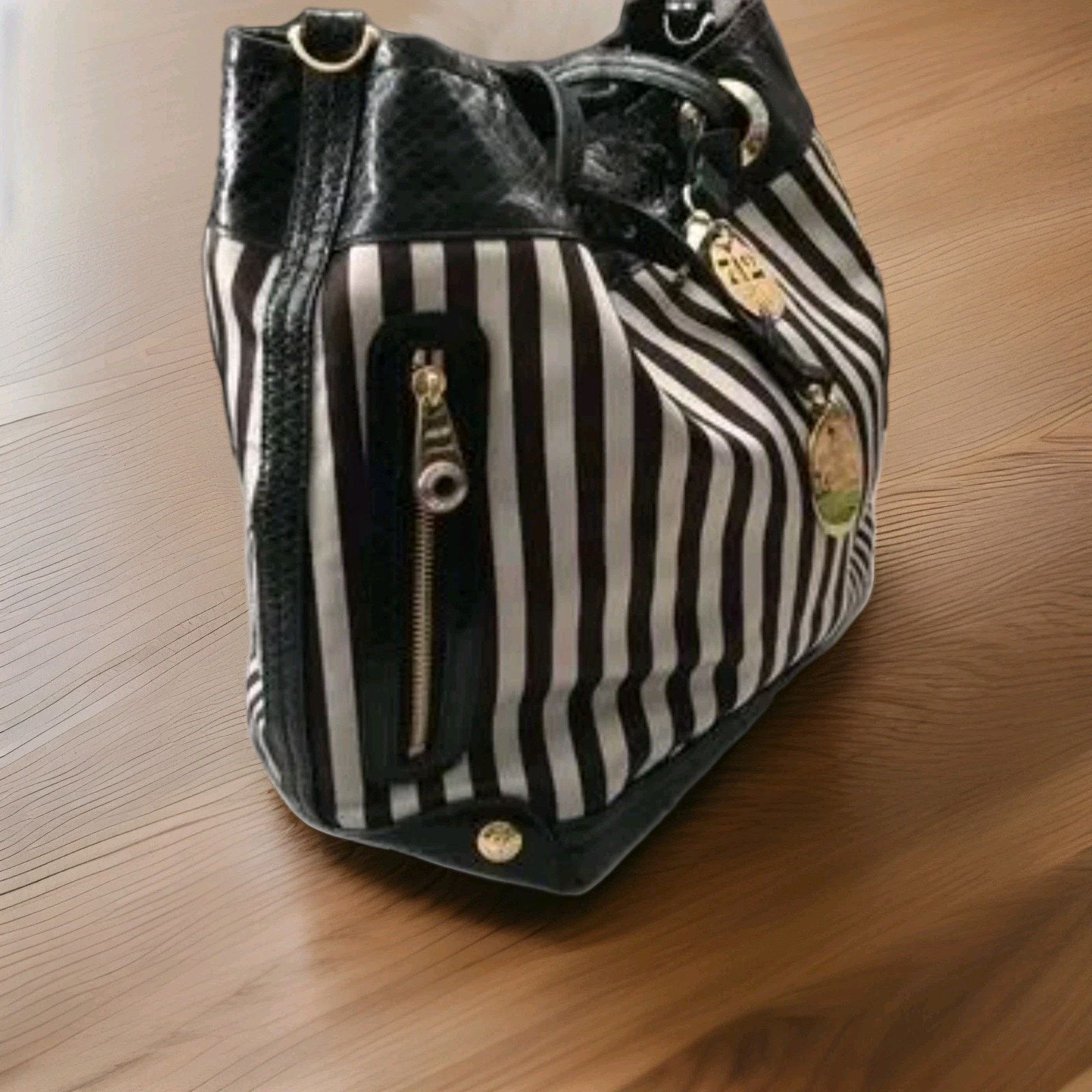 Henri Bendel Henri Bendel Signature Logo striped shoulder Handbag Size ONE SIZE - 6 Thumbnail
