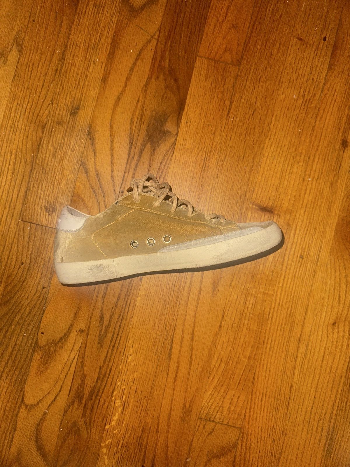 Golden Goose Golden Goose Deluxe Brand Gold Velvet Superstar Sneakes Size US 8.5 / IT 38.5 - 7 Thumbnail