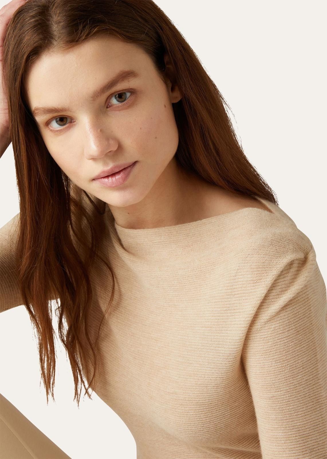 Loro Piana o1srvl11e1124 Cocooning Boat Neck Sweater in Beige Size L / US 10 / IT 46 - 4 Thumbnail