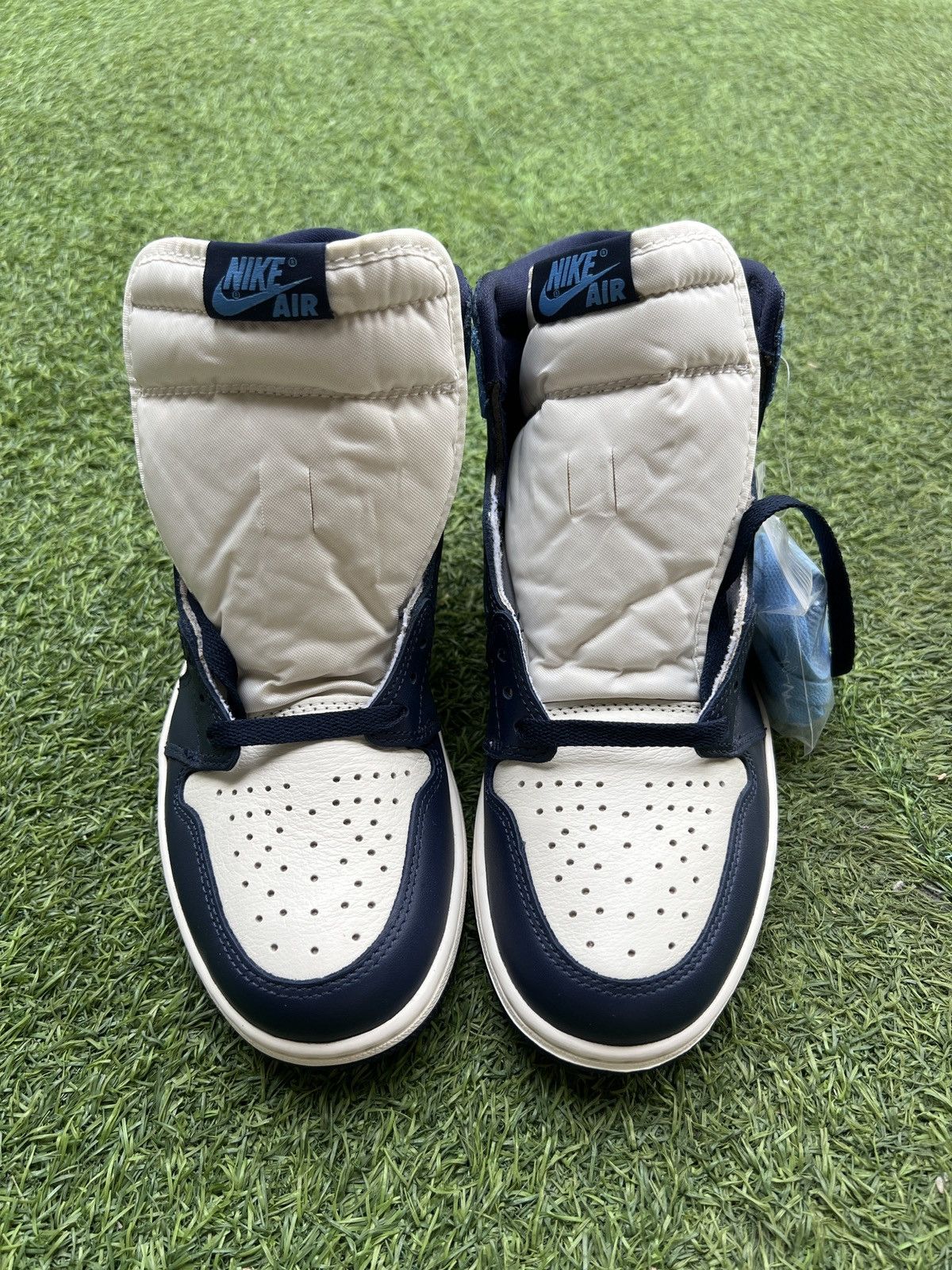 Nike Air Jordan 1 Retro Hi OG Obsidian University Blue 555088-140 Size US 8 / EU 41 - 5 Thumbnail