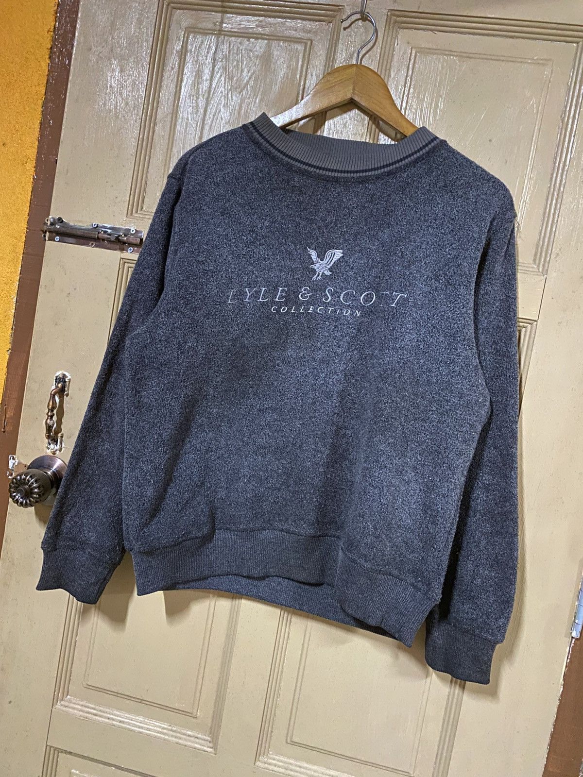 Lyle & Scott Lyle & Scott Collection Charcoal Grey Sweatshirt Crewneck Size US M / EU 48-50 / 2 - 2 Thumbnail