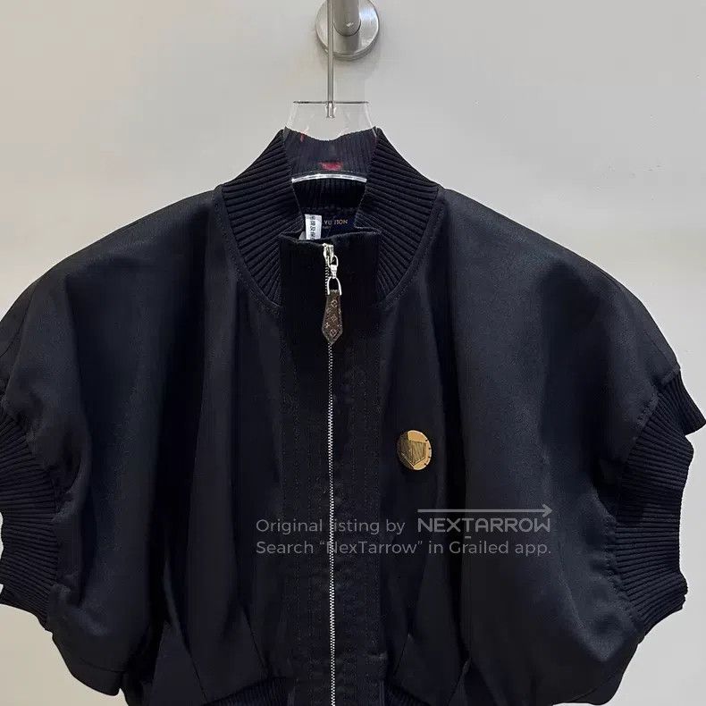 Louis Vuitton Louis Vuitton Short black bat-sleeve jacket Size XS / US 0-2 / IT 36-38 - 2 Thumbnail