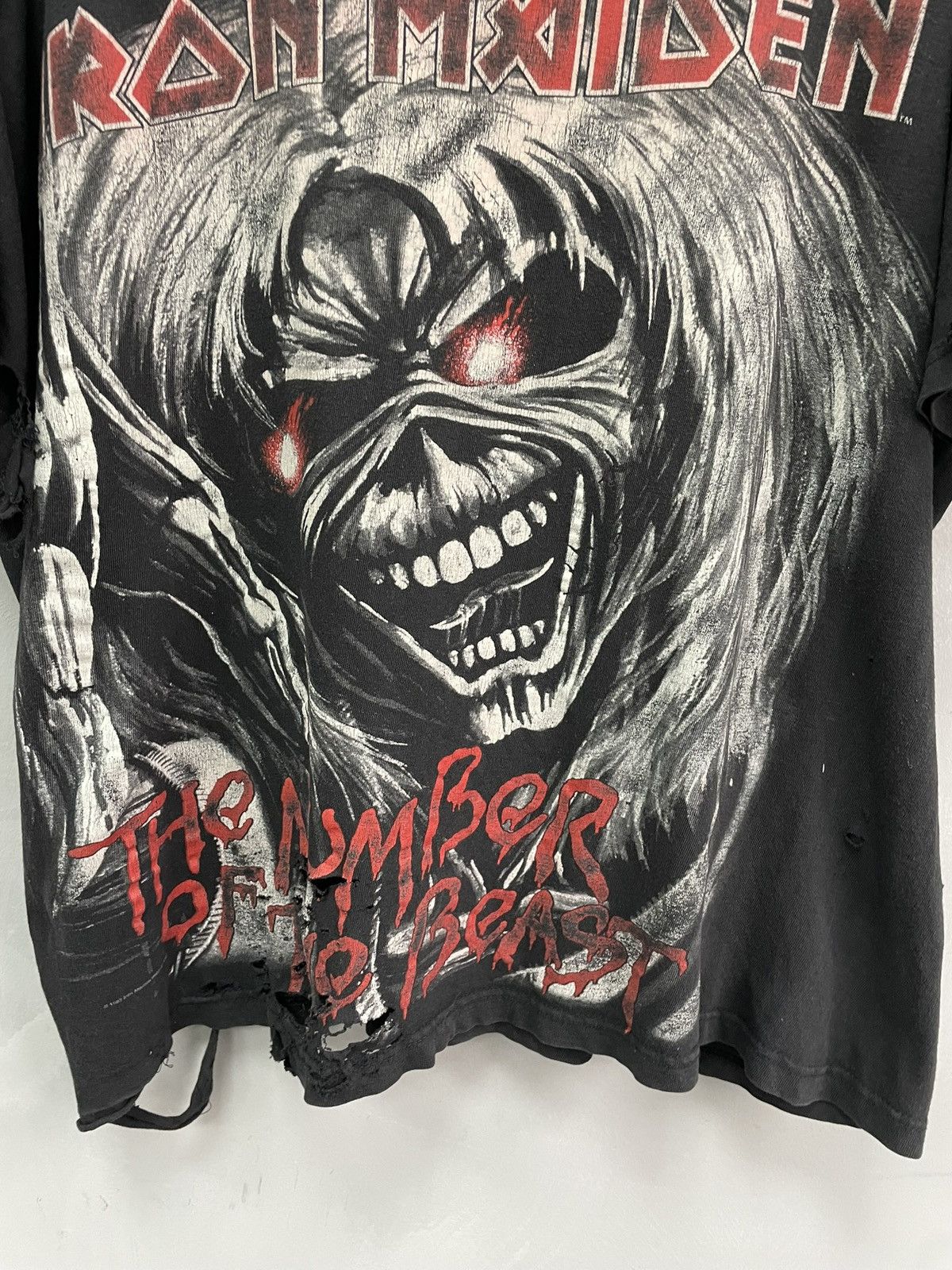 Iron Maiden 90s 1982 Iron Maiden trash faded tee Rock T Shirt Size US L / EU 52-54 / 3 - 6 Thumbnail