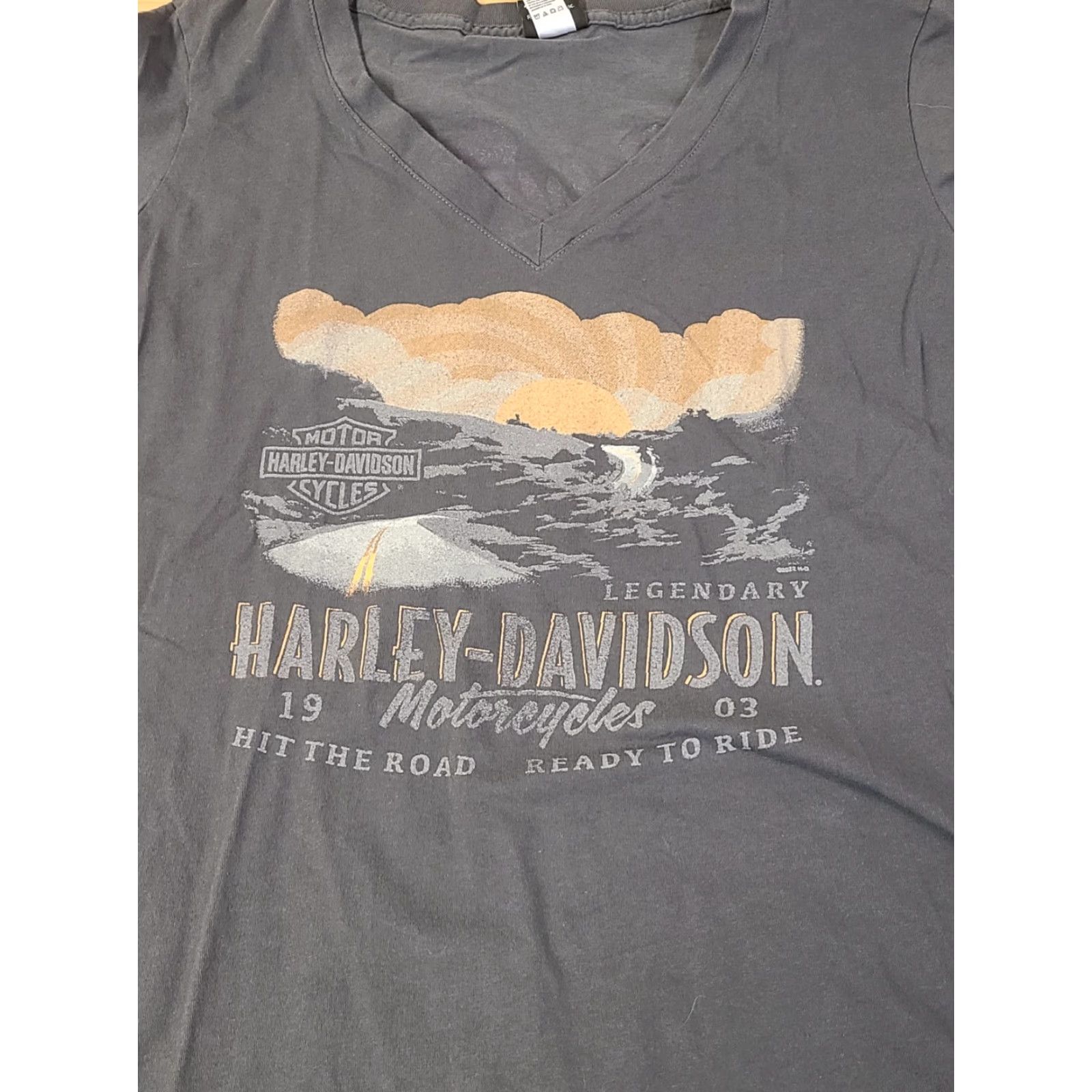 Harley Davidson Harley-Davidson Women V-Neck Shirt XL Gray graphic print Motorcycle Accessories Biker T-Shirt Casual Sleeve 100% Cotton United States Size XL / US 12-14 / IT 48-50 - 2 Thumbnail