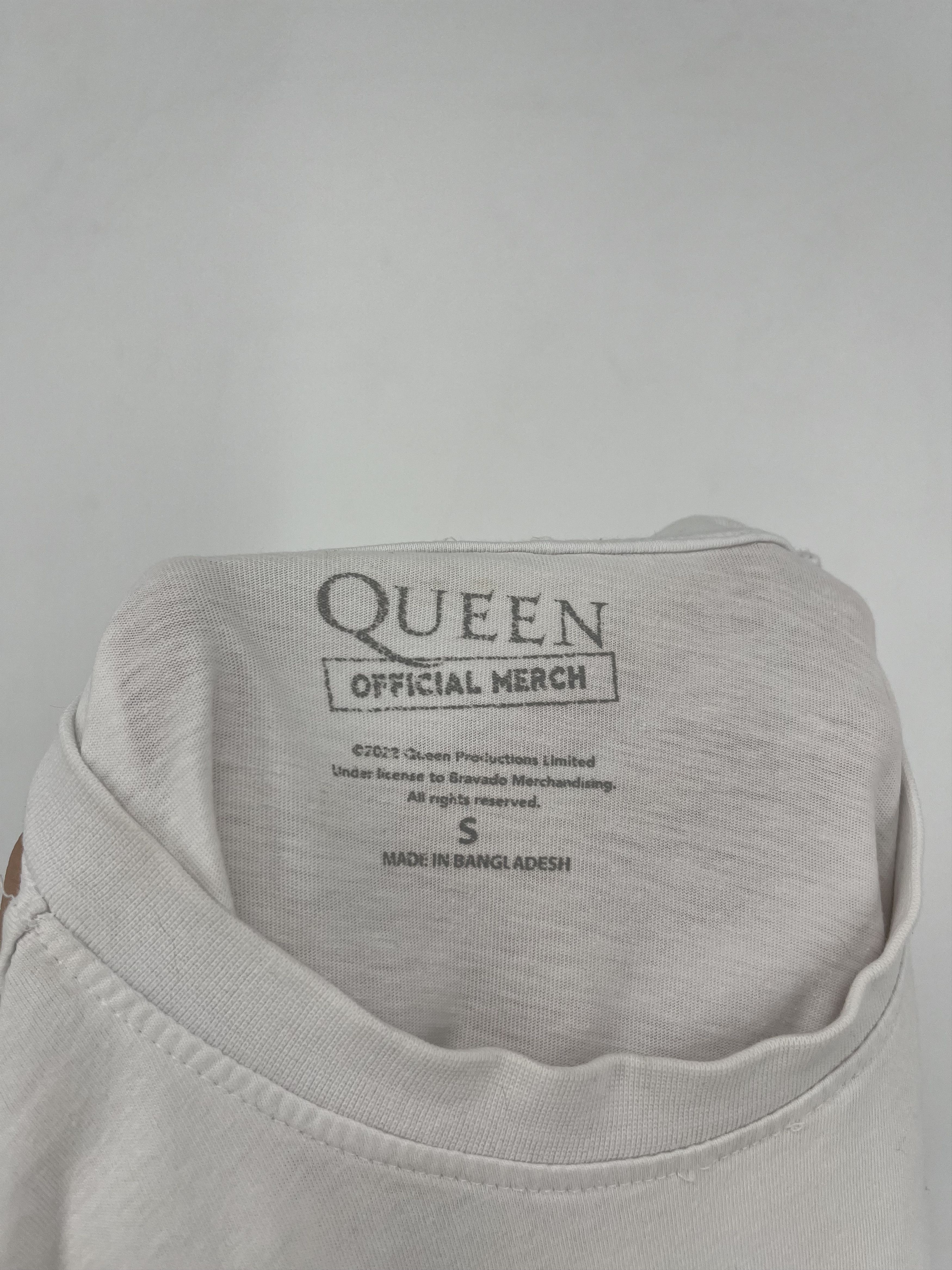 Band Tees Vintage Y2k Hanes Queens Band Tee Streetwear Style Size US S / EU 44-46 / 1 - 9 Thumbnail