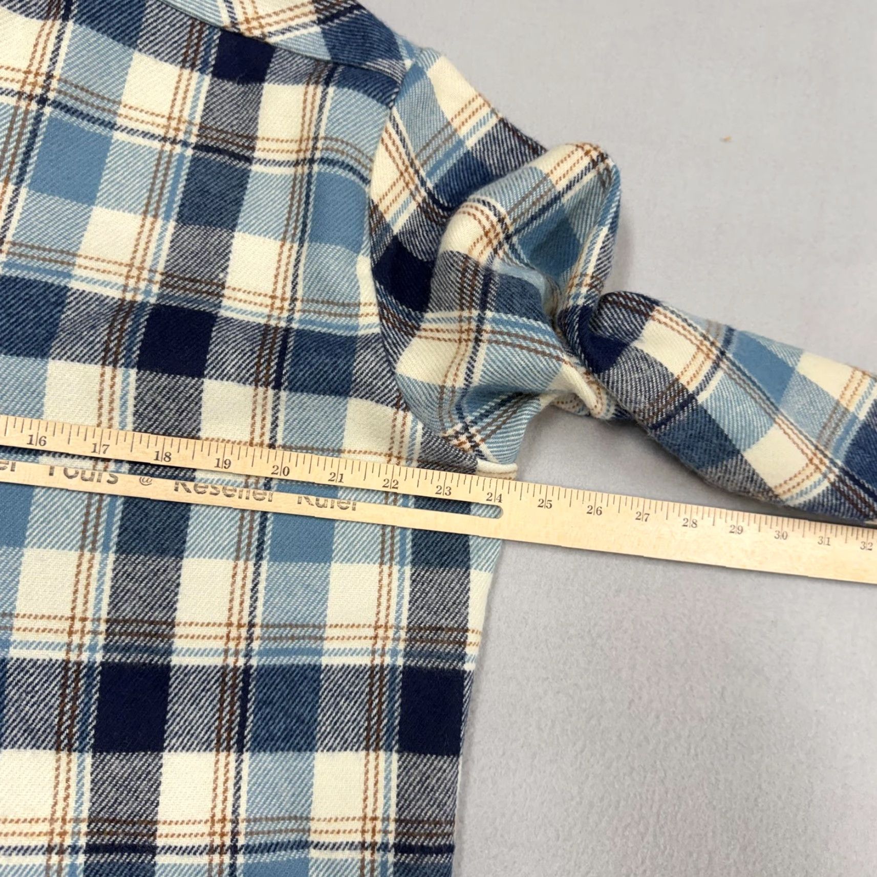 Sears VINTAGE Sears Shirt Mens LT Blue Plaid Flannel Button Long Sleeve Workwear Size US L / EU 52-54 / 3 - 4 Thumbnail