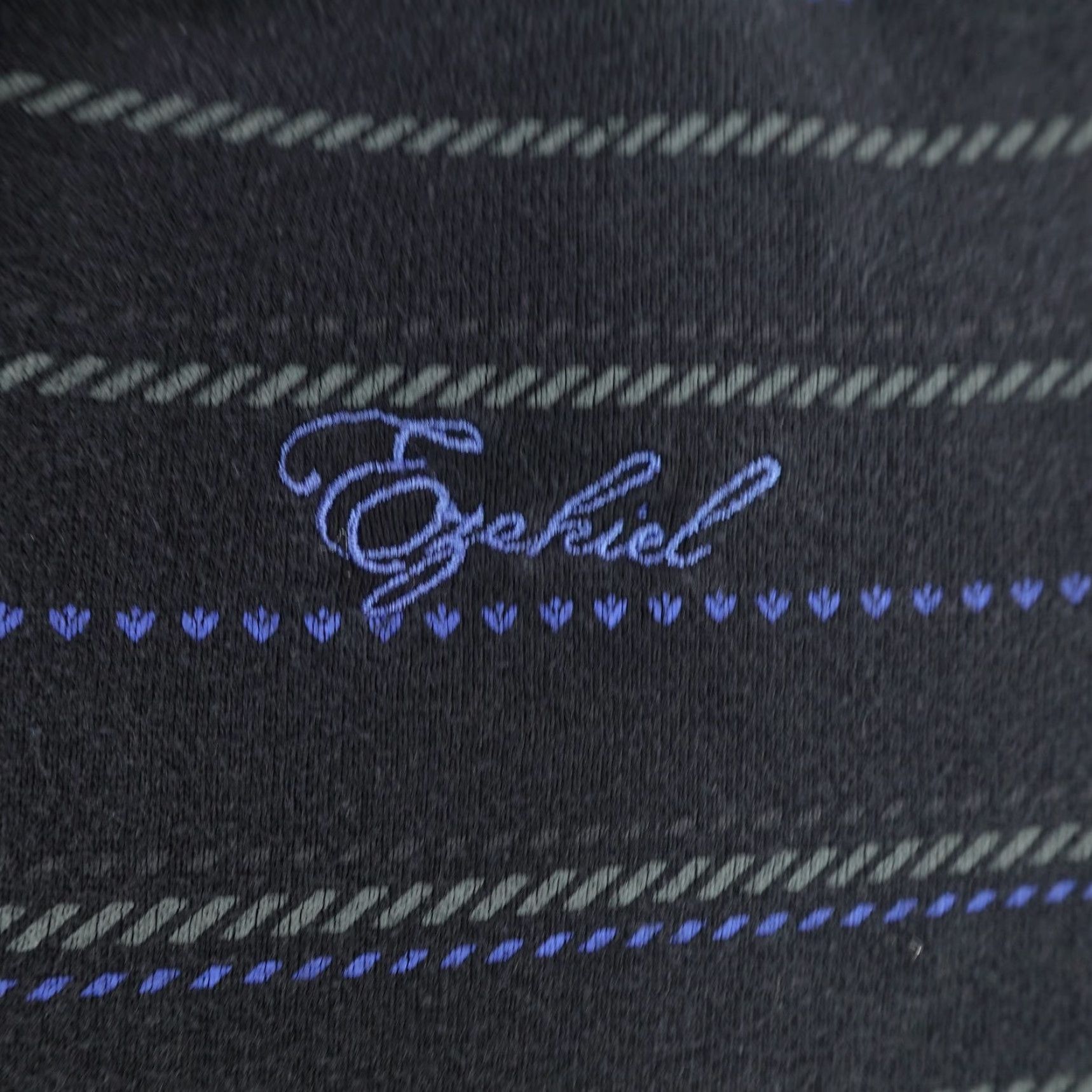 Vintage Vintage Ezekiel Hoodie Womens Small Black Blue Stripes Sweatshirt Full Zip Y2K Size S / US 4 / IT 40 - 4 Thumbnail