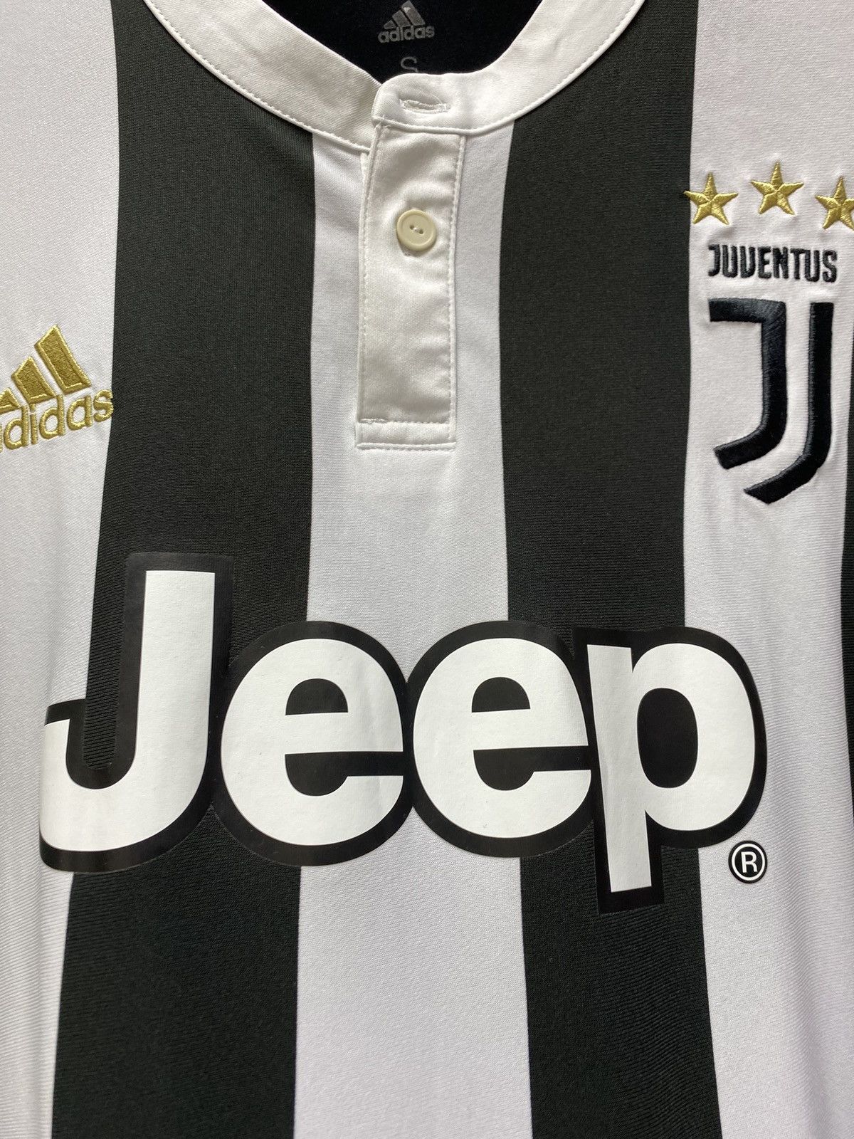 Adidas JUVENTUS ADIDAS 2017/2018 FOOTBALL HOME JERSEY AND SHORTS Size US S / EU 44-46 / 1 - 8 Thumbnail