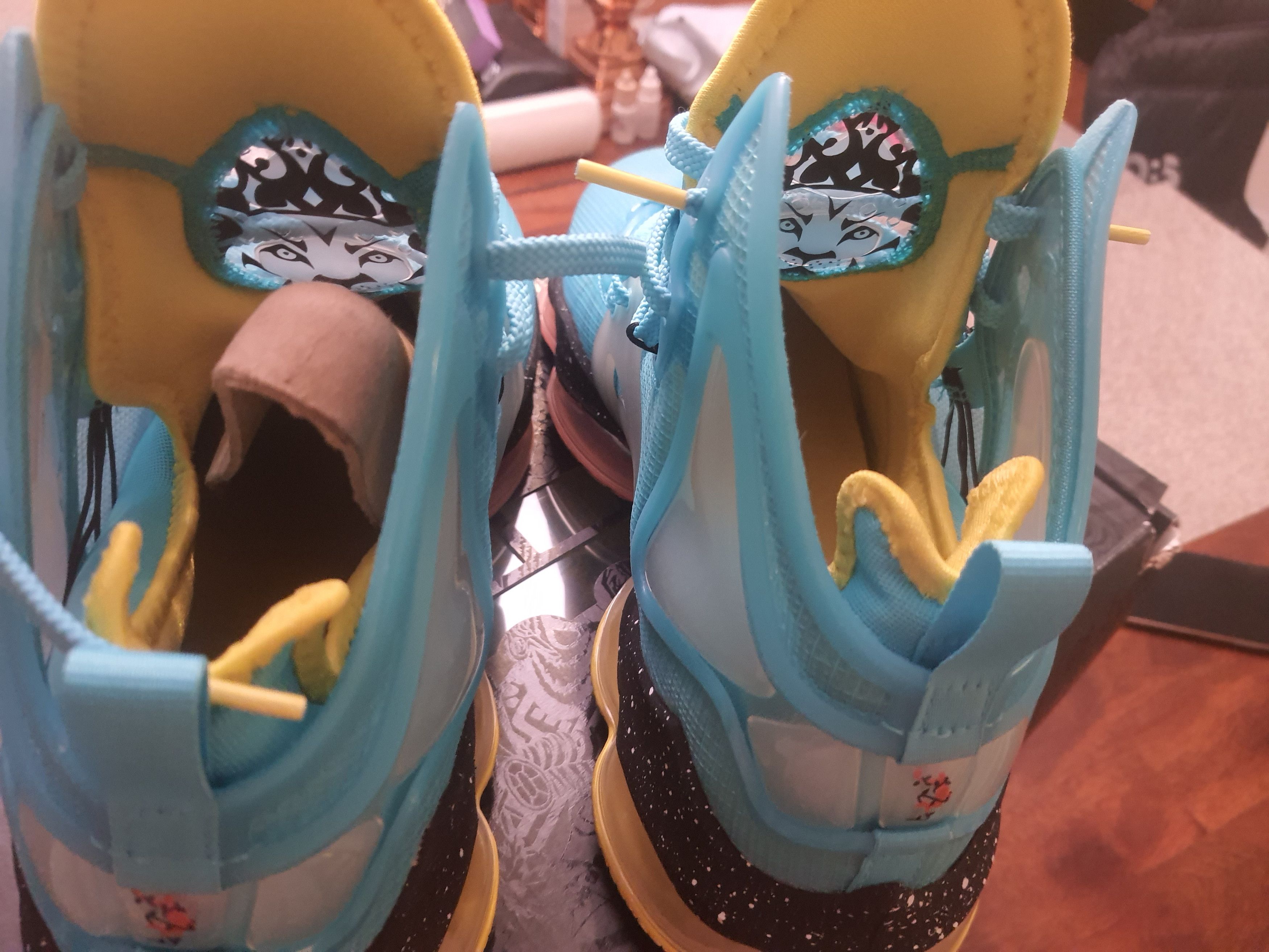 LEBRON XIX