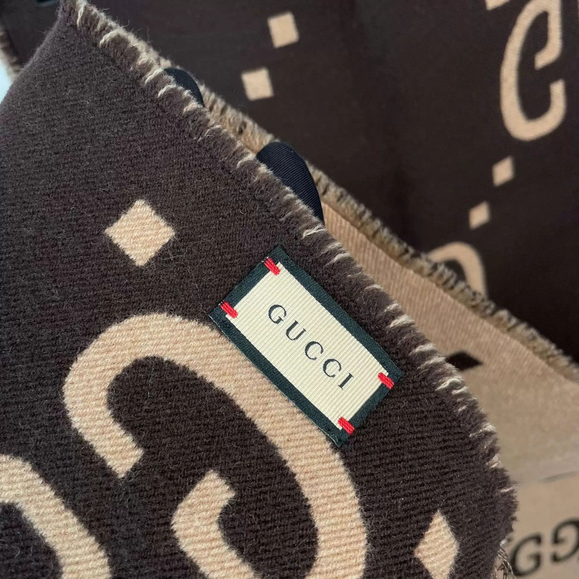 Gucci Gucci 98 New Double Face Wool Logo Print Deep Brown Scarf Size ONE SIZE - 4 Thumbnail