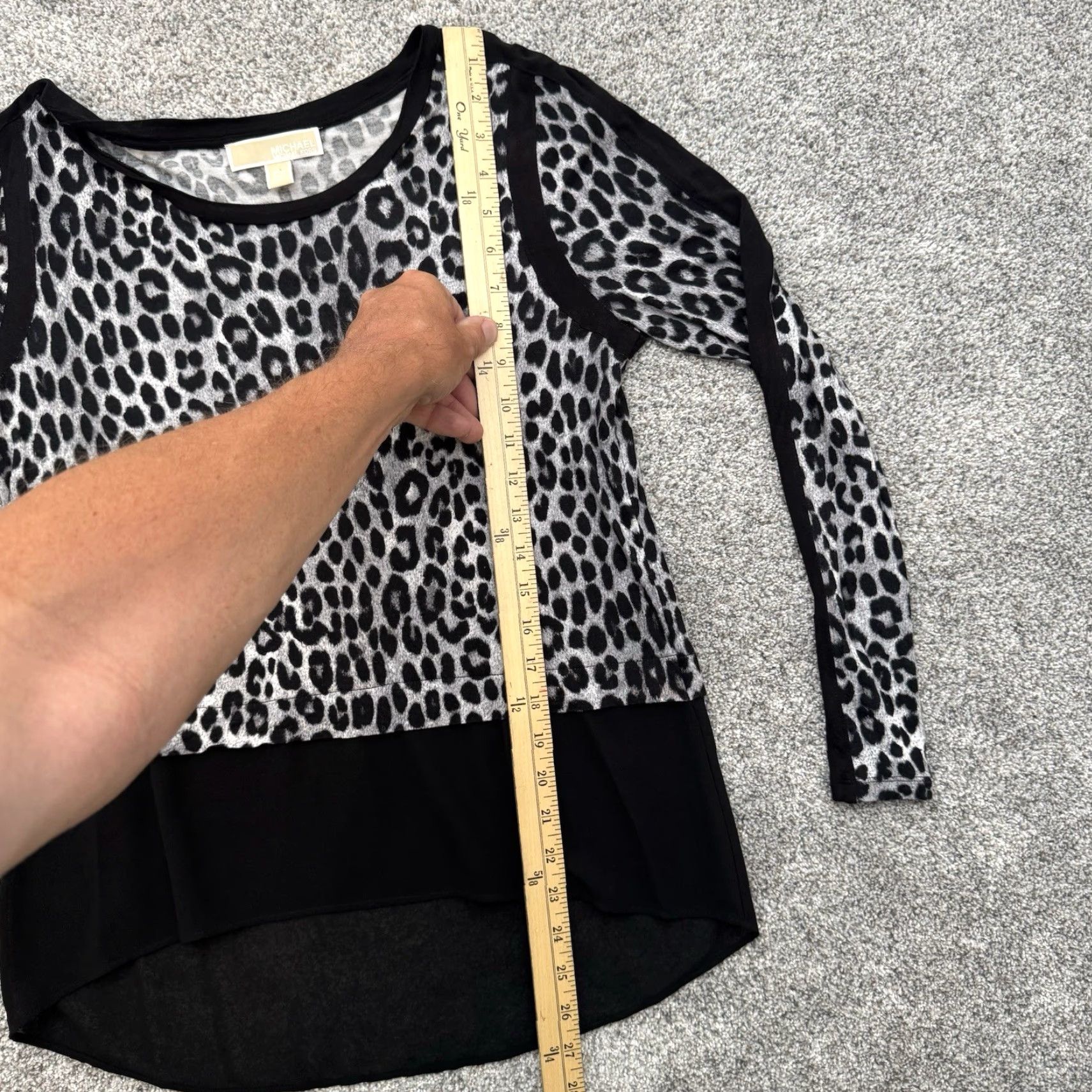 Michael Kors VINTAGE Michael Kors Leopard Print Top Blouse Petite Medium PM Black Long Sleeve Pullover Women Night Out Office 2010s Leopard Designer Womens Size M / US 6-8 / IT 42-44 - 2 Thumbnail