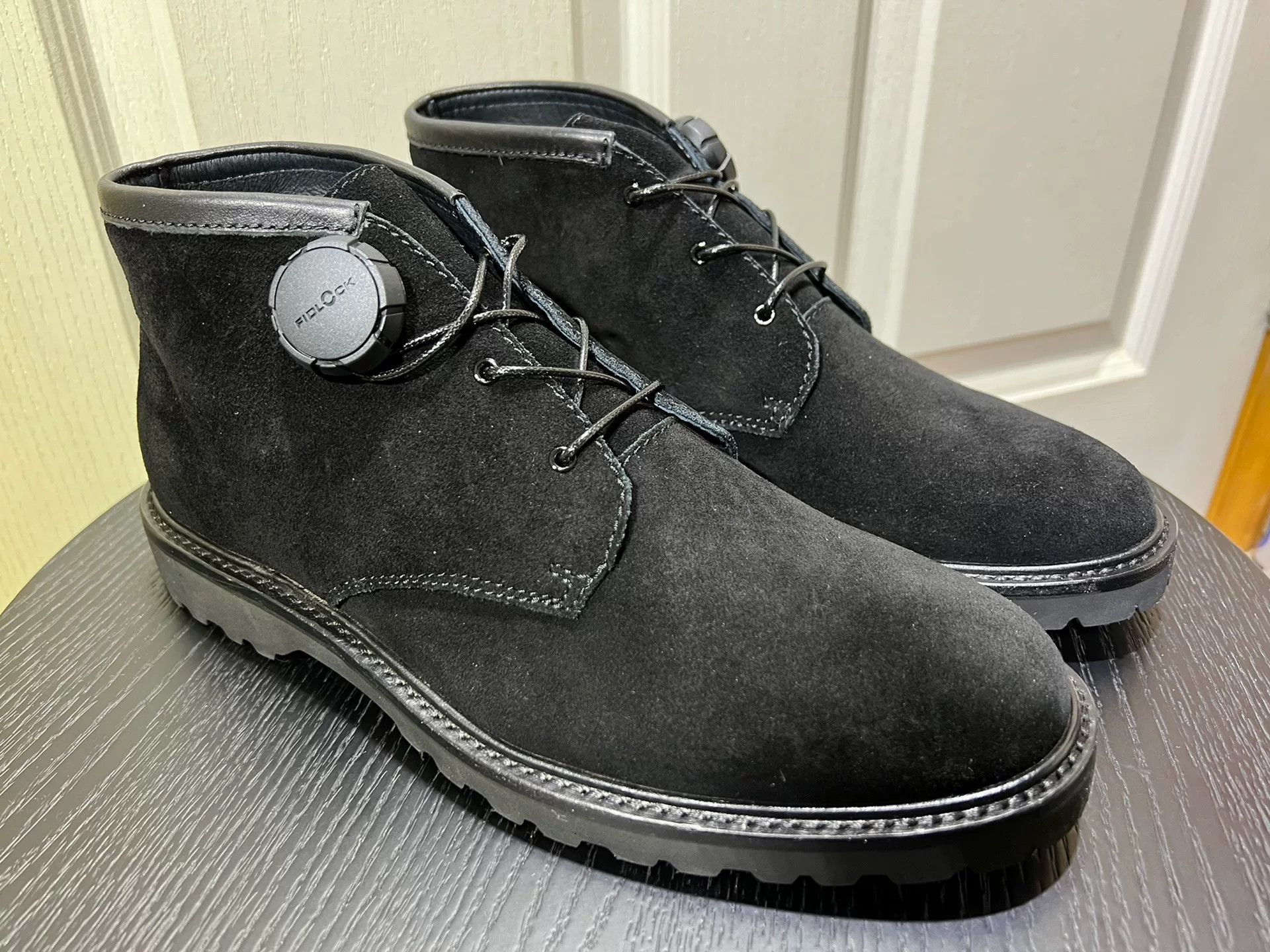 Japanese Brand Men's Autumn Winter Nubuck Mid-Top Shoes Size US 7 / EU 40 - 1 Thumbnail