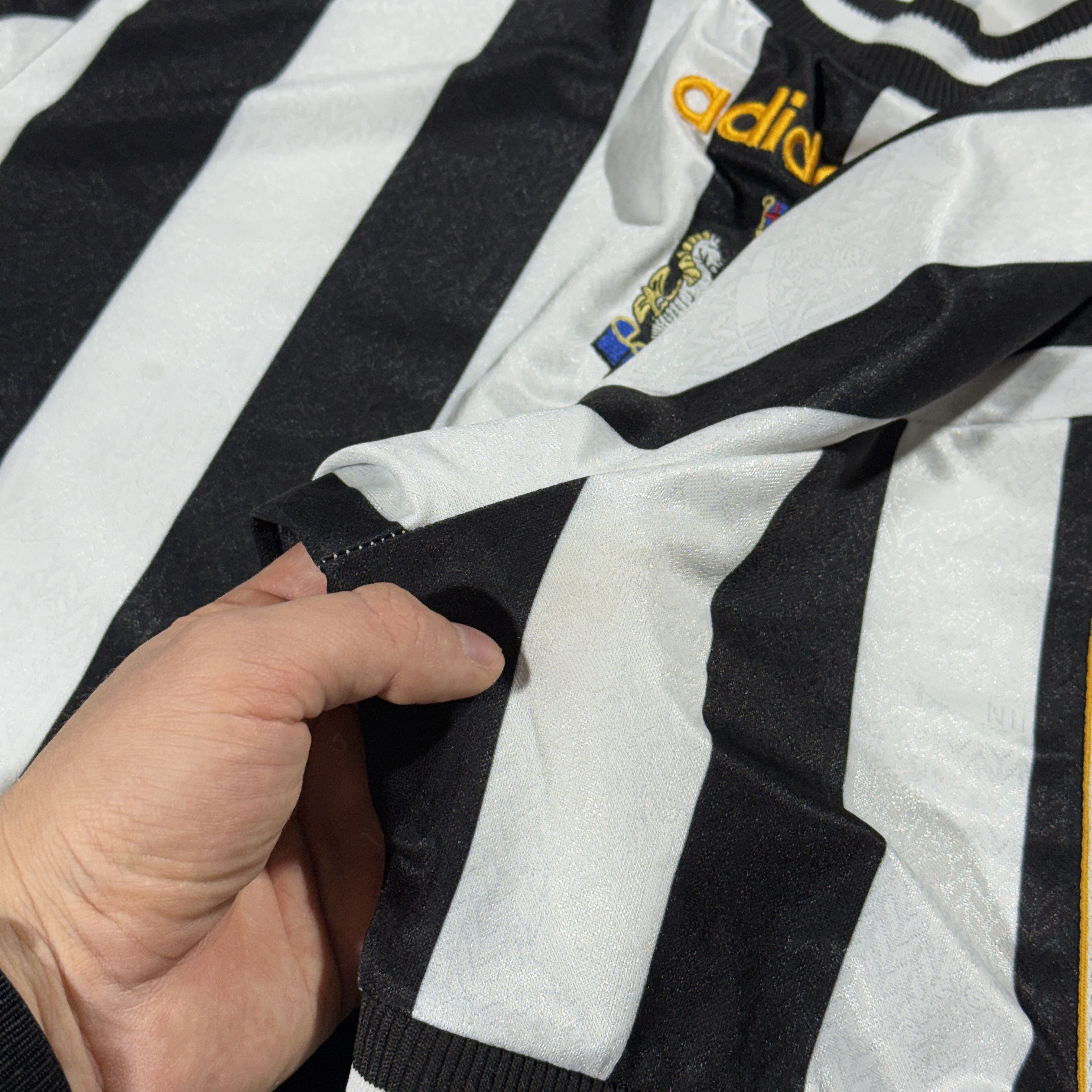Adidas Adidas Newcastle United 1997-1999 Home Jersey Size L Size US L / EU 52-54 / 3 - 8 Thumbnail