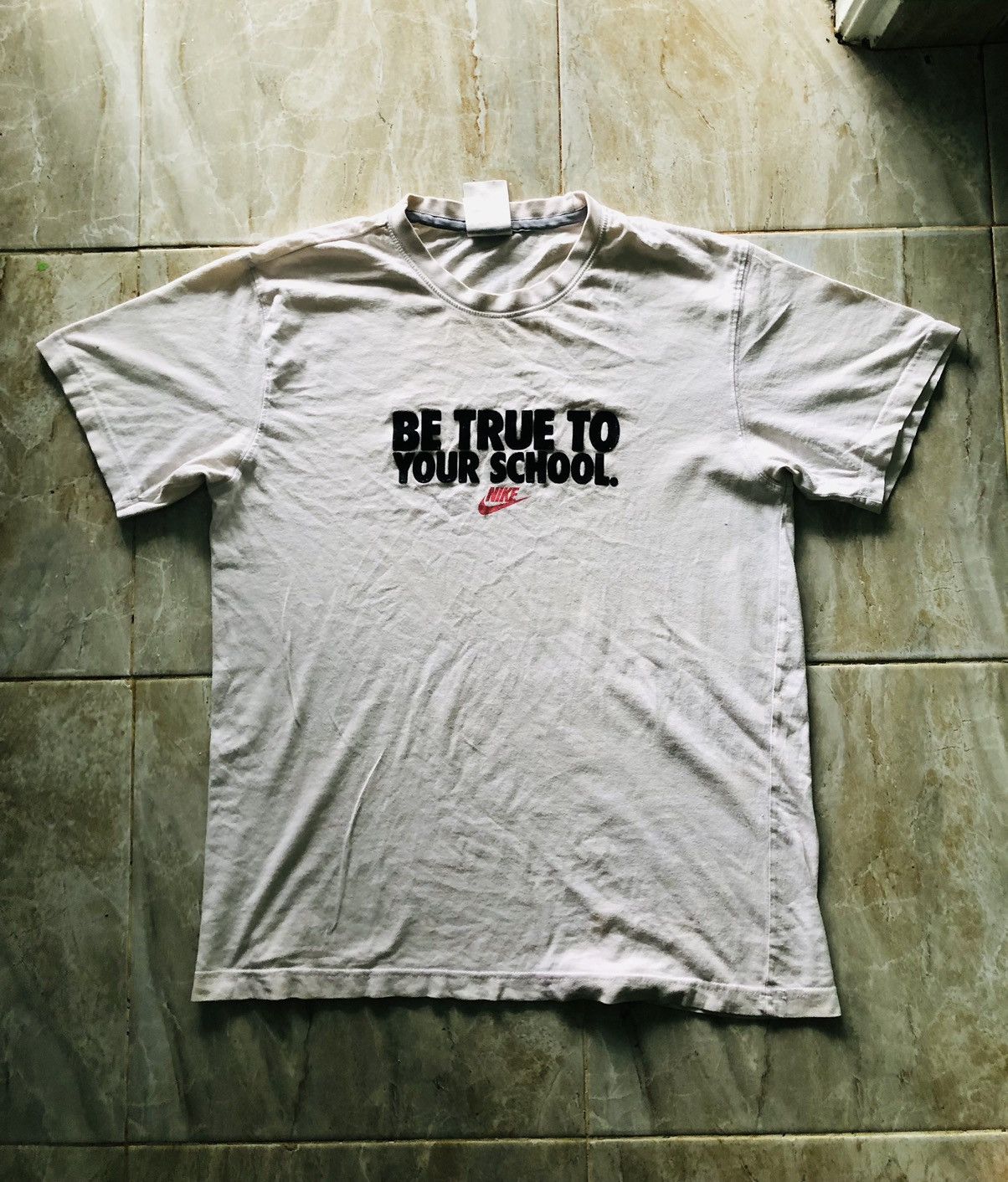 Nike × Vintage Vintage nike BE TRUE TO YOUR SCHOOL tee Size US L / EU 52-54 / 3 - 1 Thumbnail