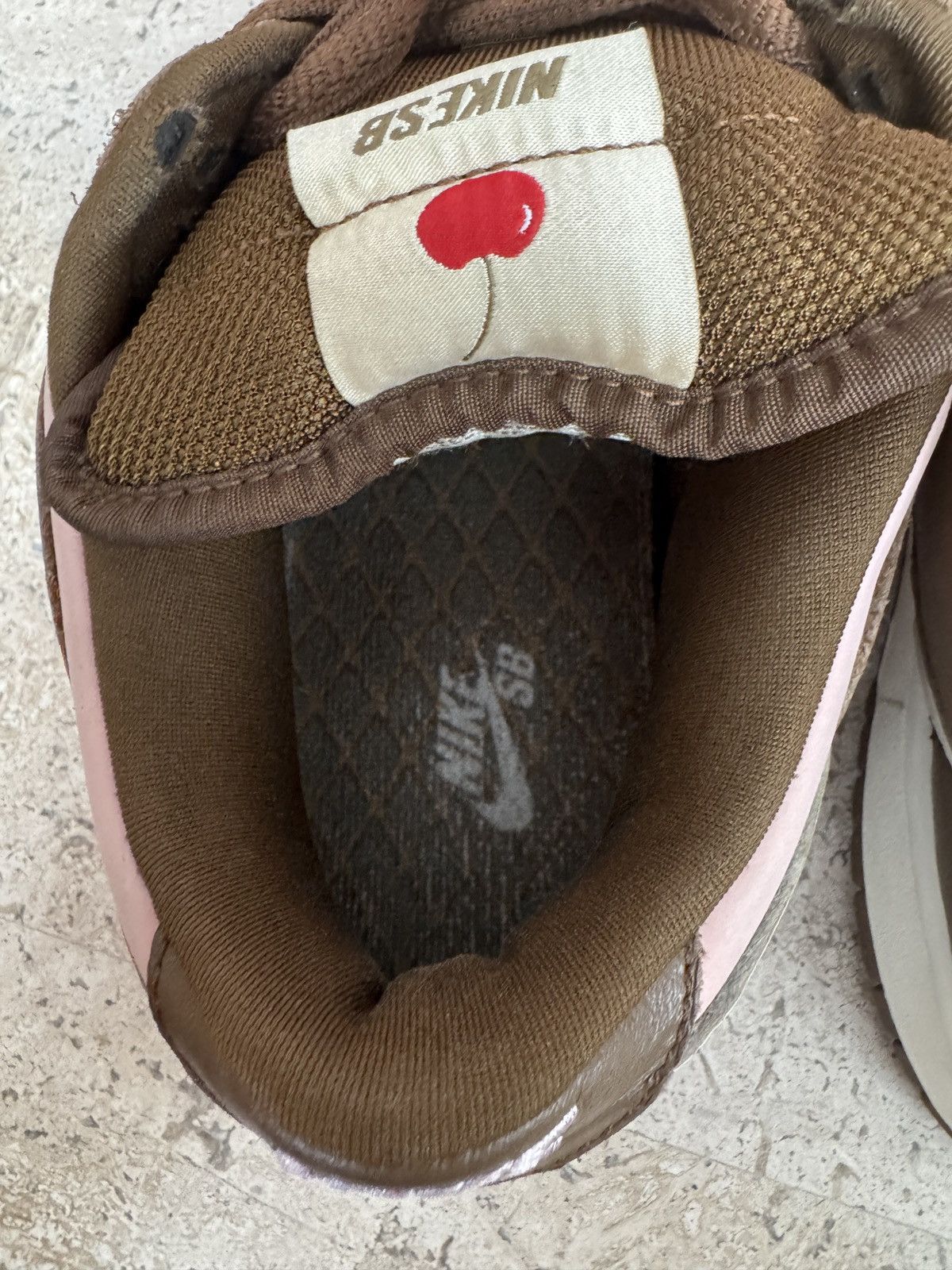 Nike SB Nike SB Dunk Low Stussy Cherry Size US 11 / EU 44 - 13 Thumbnail
