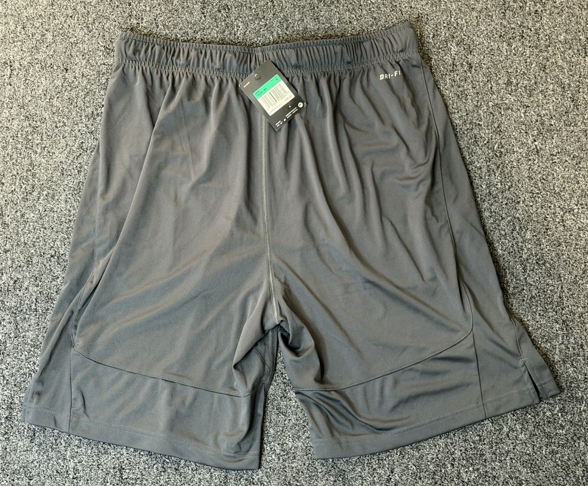 Nike NIKE DRI FIT MENS TRAINING GYM ATHLETIC XL SHORTS STANDARD Size US 36 / EU 52 - 2 Thumbnail