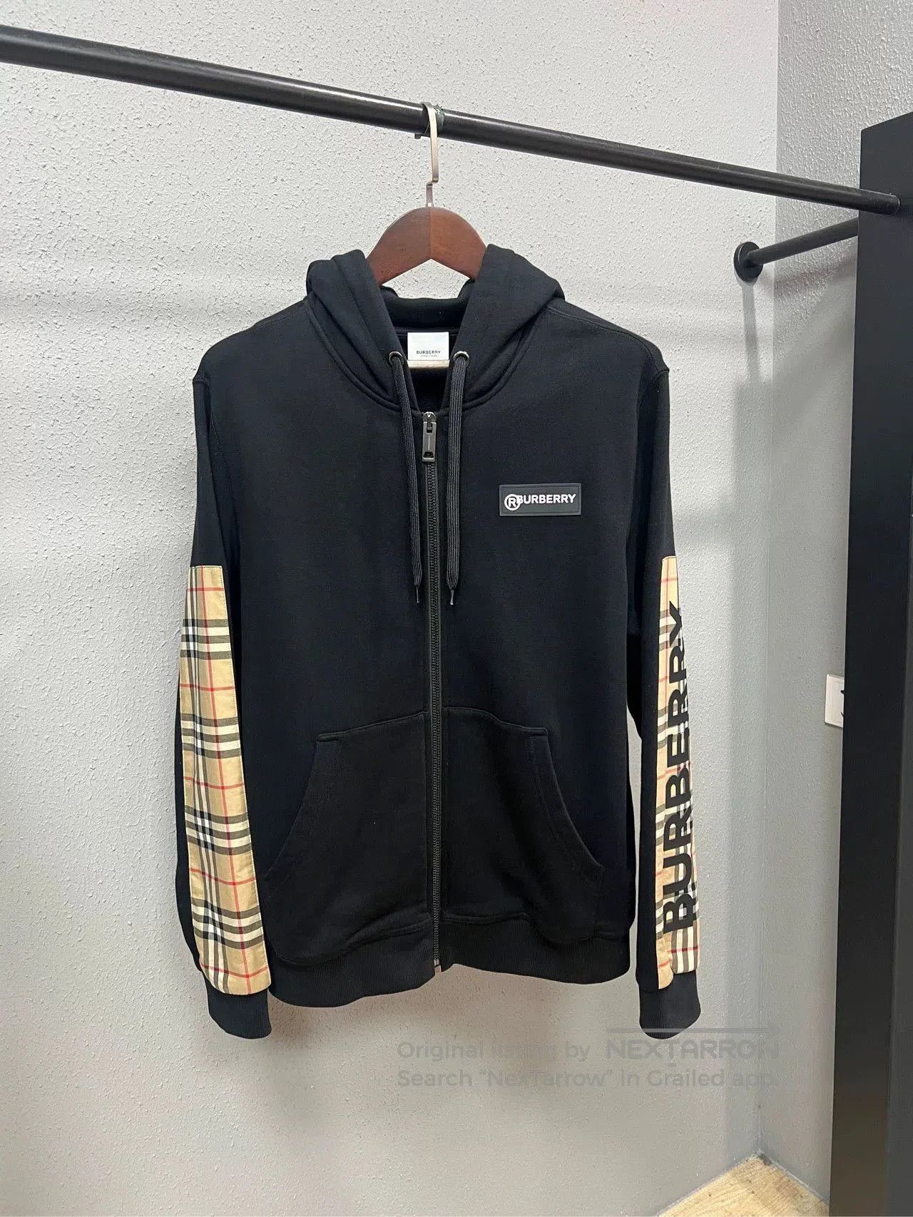 Burberry Burberry Arm Check Panel Zip Hoodie. Size US S / EU 44-46 / 1 - 1 Thumbnail