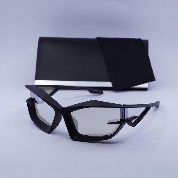 Givenchy Givenchy GV40049I 02C Sunglasses Matte Black Geometric Frame Size ONE SIZE - 9 Thumbnail