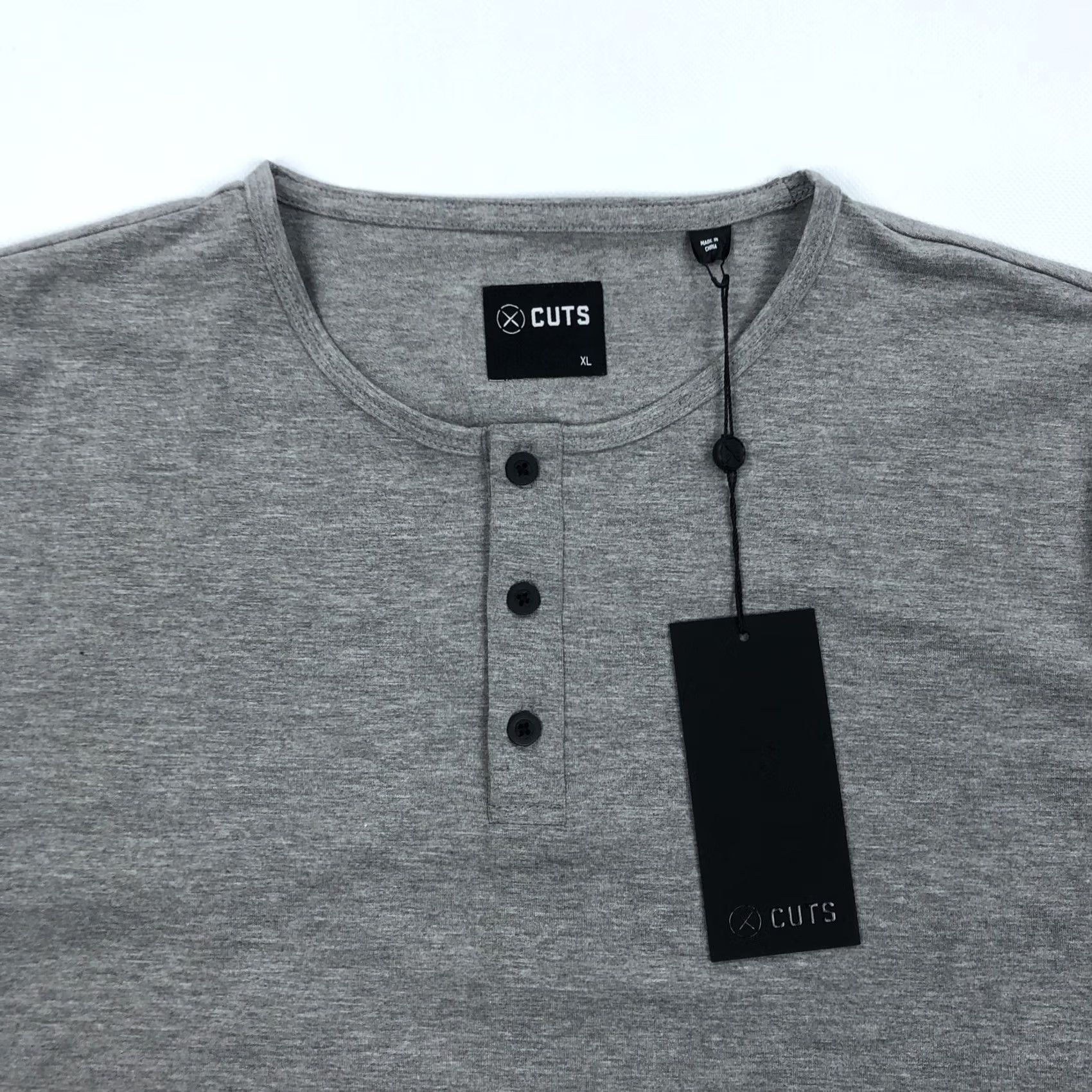 Cuts CUTS Men's Heather Grey Henley T-Shirt XL Curved Hem Button Short Sleeve Athletic Fit Size US XL / EU 56 / 4 - 2 Thumbnail