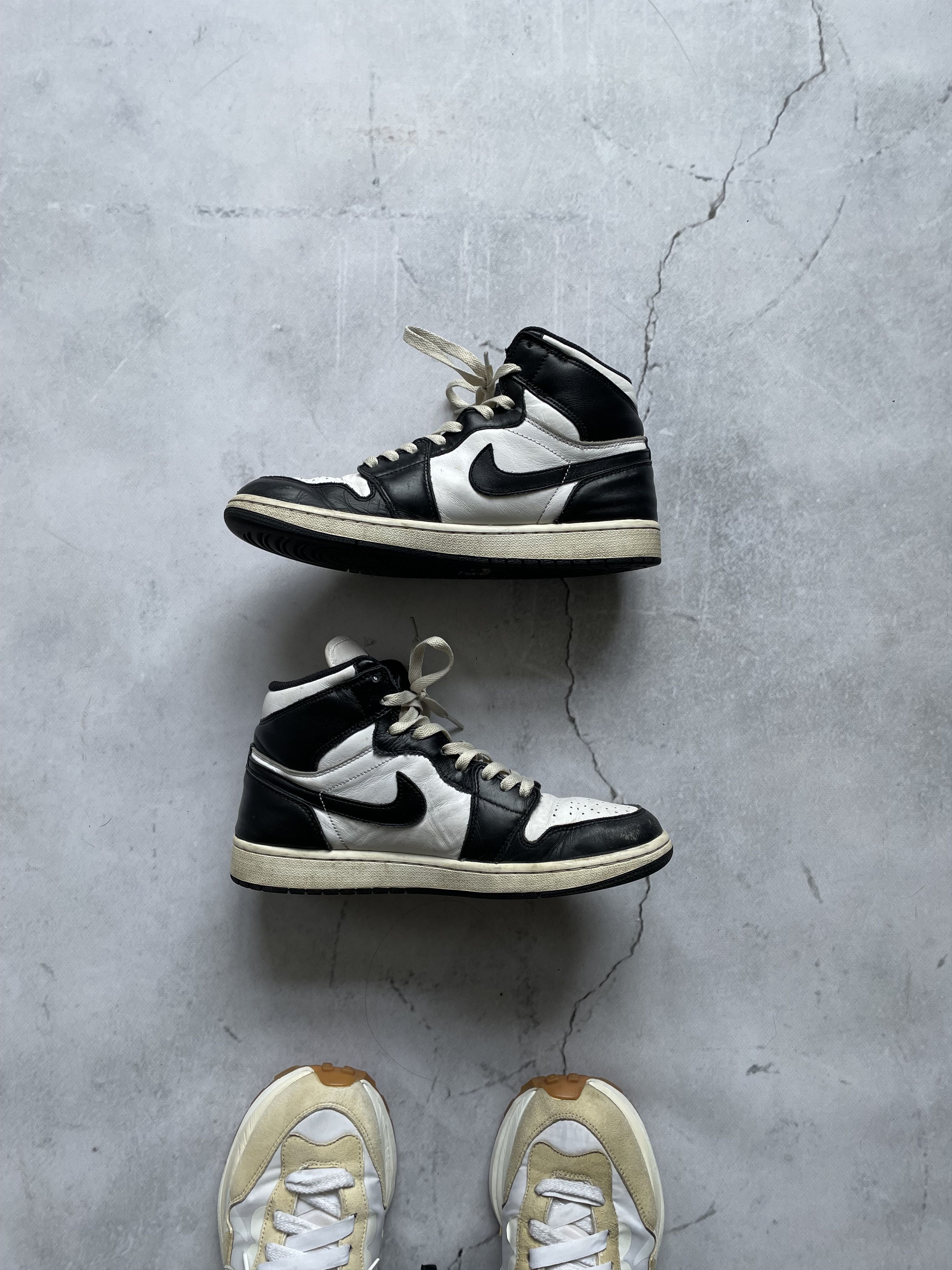 Nike Nike Air Jordan 1 High Black and White 2014 Size US 9.5 / EU 42-43 - 3 Thumbnail