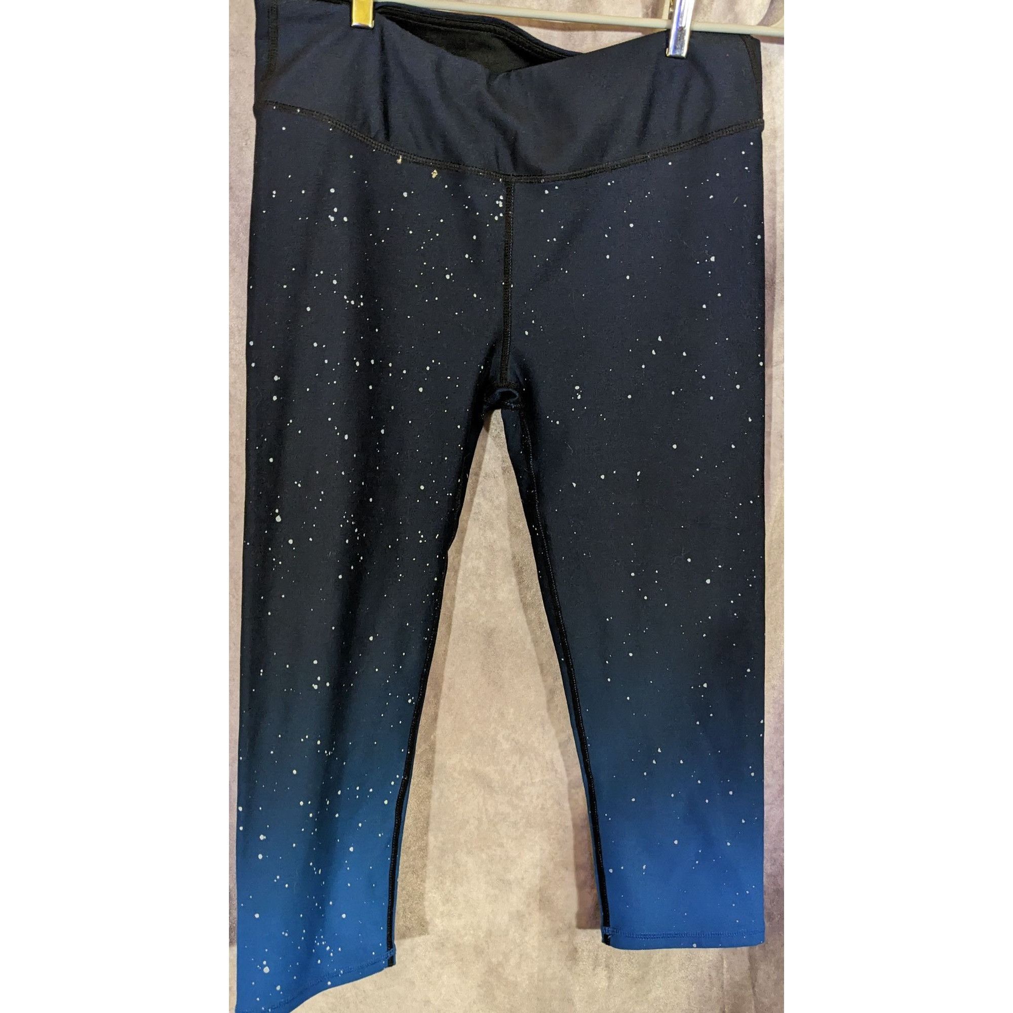 Fabletics Fabletics Starry Skies Capris Blue & Black Ombre Splatter Pr Size 30" / US 8 / IT 44 - 1 Thumbnail