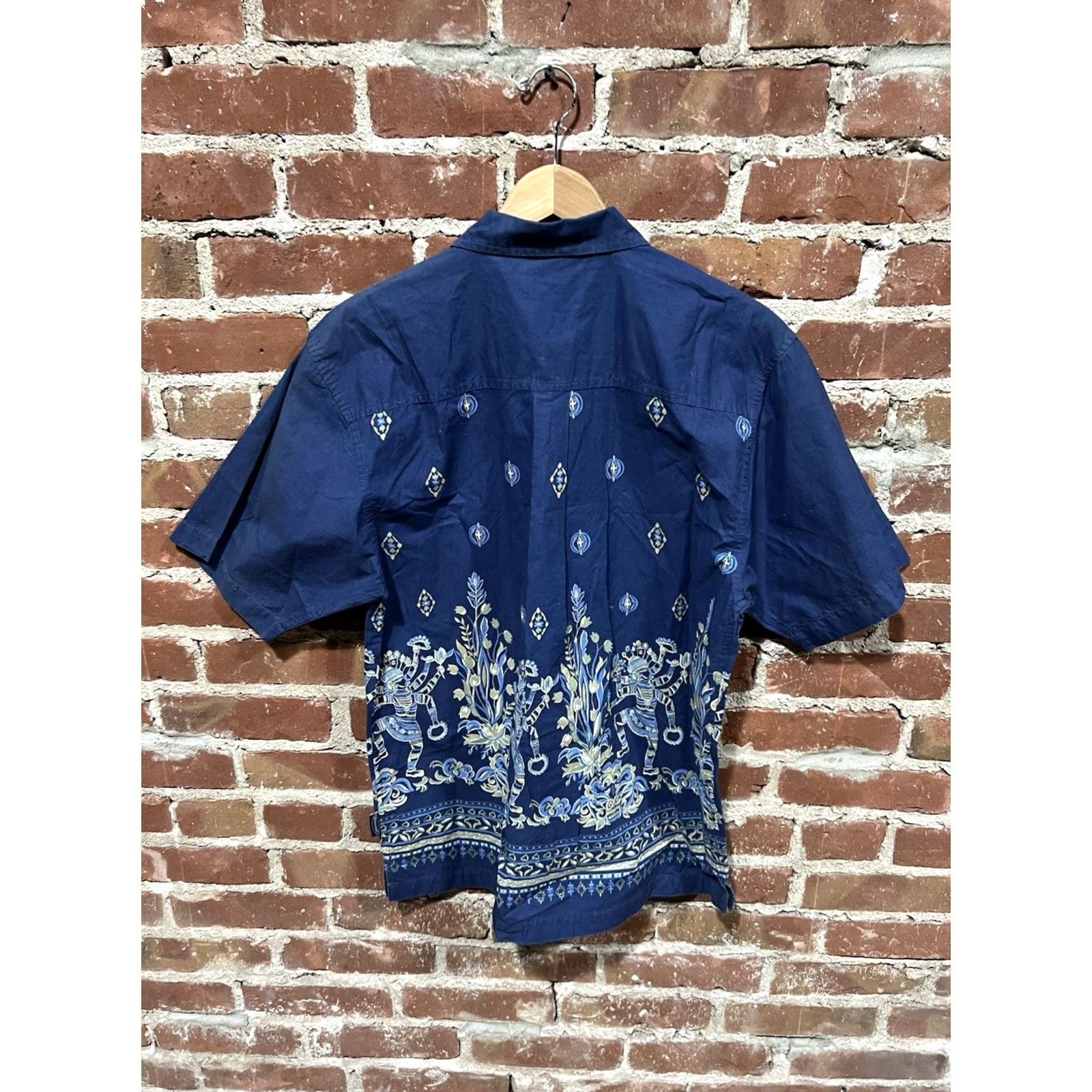 Sideout Y2K Sideout Mens Blue Short Sleeve Graphic Button Up Shirt Size M Size US M / EU 48-50 / 2 - 2 Thumbnail