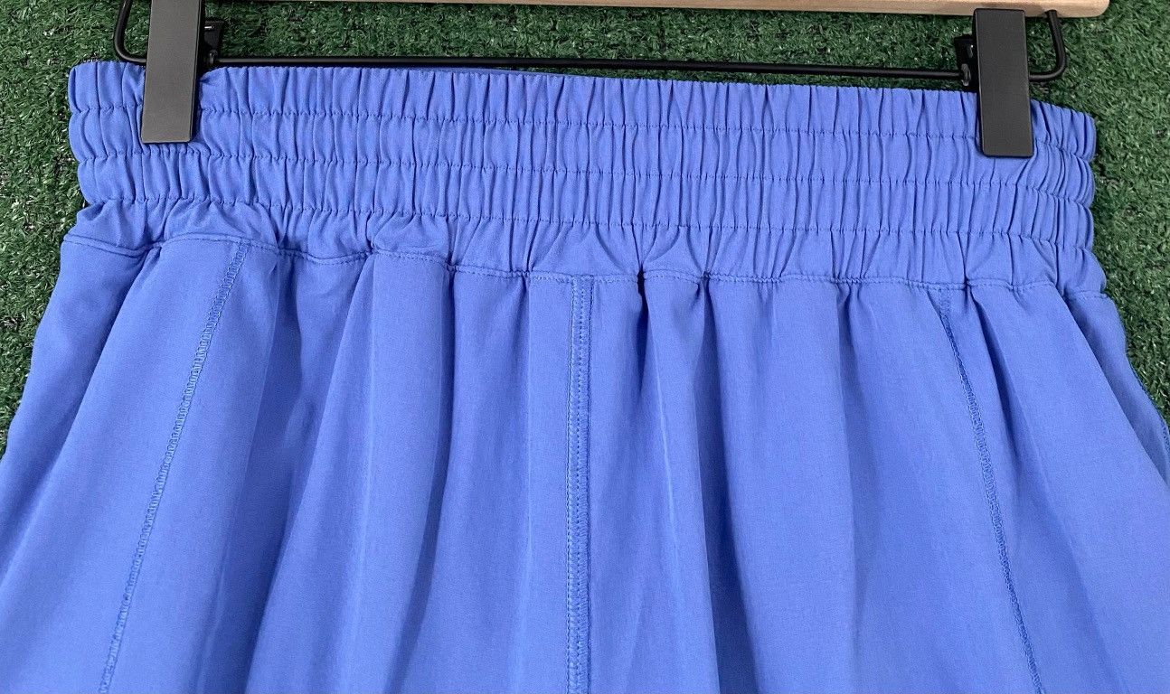 Lululemon Lululemon Hotty Hot High-Rise 2” Wild Indigo Lined Shorts 4 Size 28" / US 6 / IT 42 - 5 Thumbnail