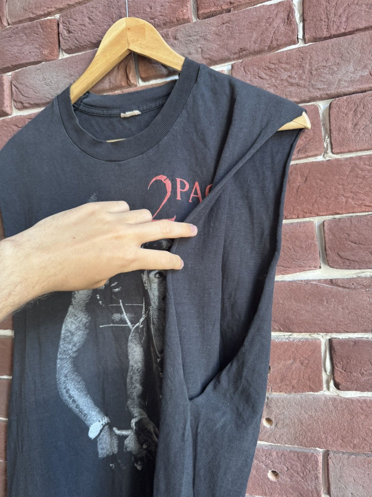 Band Tees Vintage 90s 2pac Tupac Shakur Legend Cutoff Tshirt Rap Band Size US L / EU 52-54 / 3 - 3 Thumbnail