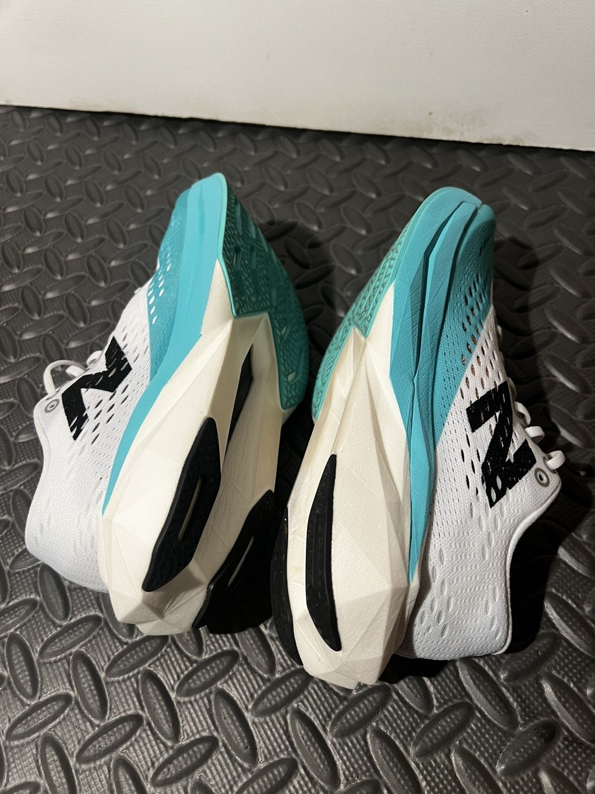 New Balance CLEAN New Balance FuelCell SuperComp Pacer v2 size 6 Womens Size US 6 / IT 36 - 6 Thumbnail