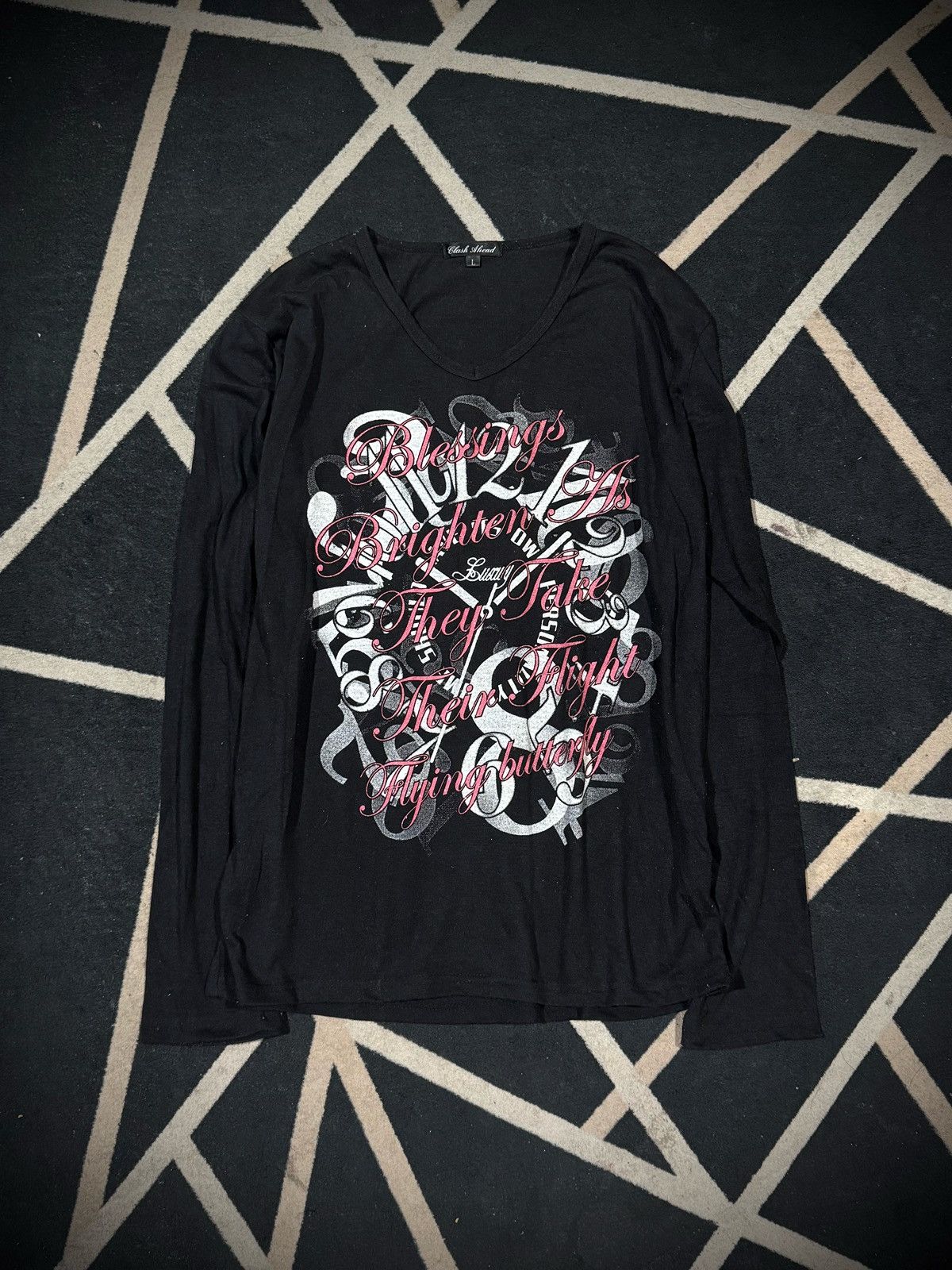 If Six Was Nine JAPANESE POEM WATCH CLASH AHEAD LONG SLEEVE Size US L / EU 52-54 / 3 - 1 Thumbnail