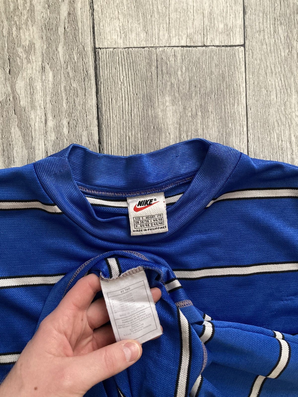 Nike Vintage nike striped central swoosh logo tee y2k drip opium Size US S / EU 44-46 / 1 - 6 Thumbnail