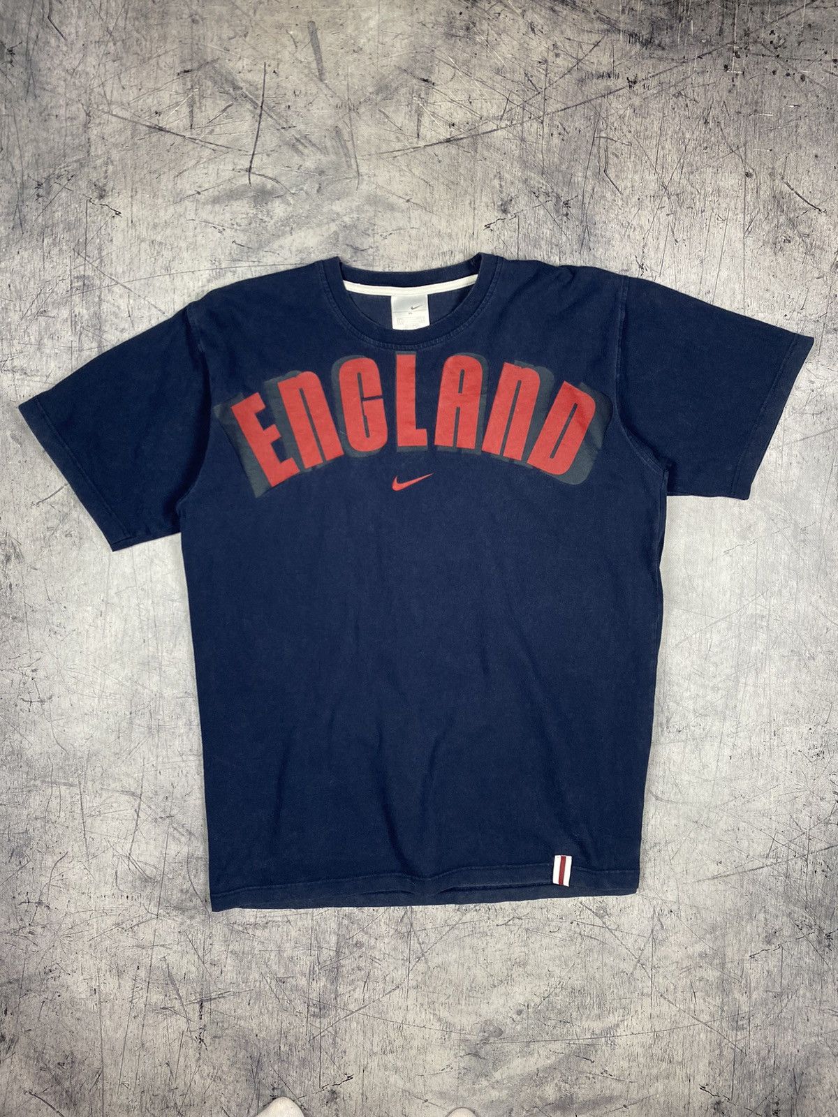 Nike Vintage Nike England Center Logo Y2K Drill Tee T Shirt Size US XL / EU 56 / 4 - 2 Thumbnail