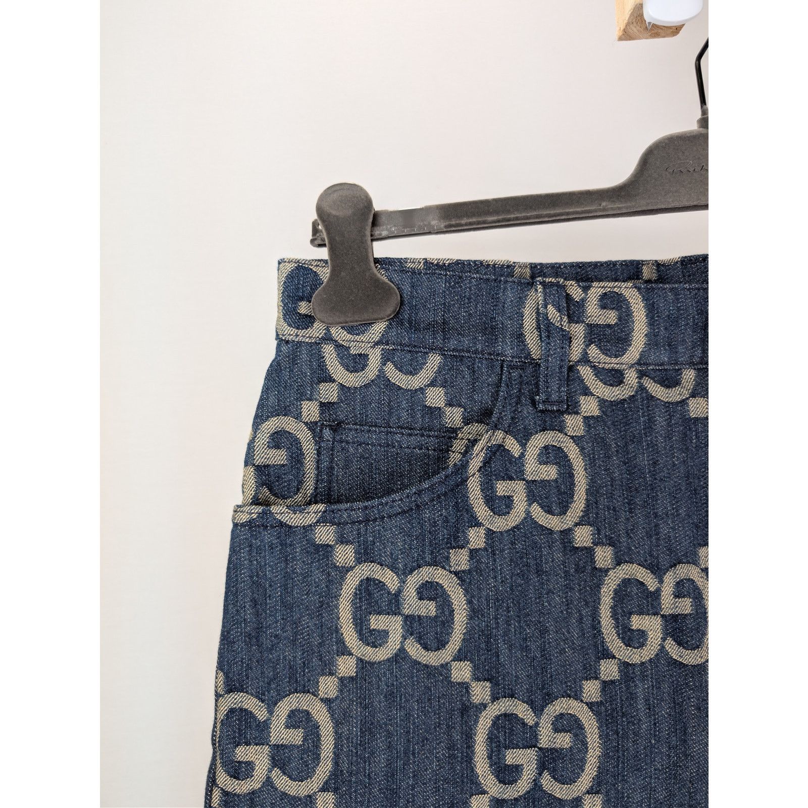 Gucci o1rshd1 Q:2 / GG Logo Pineapple Logo Shorts in Blue Size US 32 / EU 48 - 5 Thumbnail