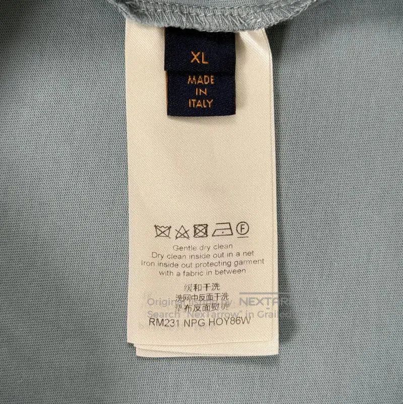 Louis Vuitton Louis Vuitton Men's XL Blue Graphic T-Shirt . Size US XL / EU 56 / 4 - 4 Thumbnail