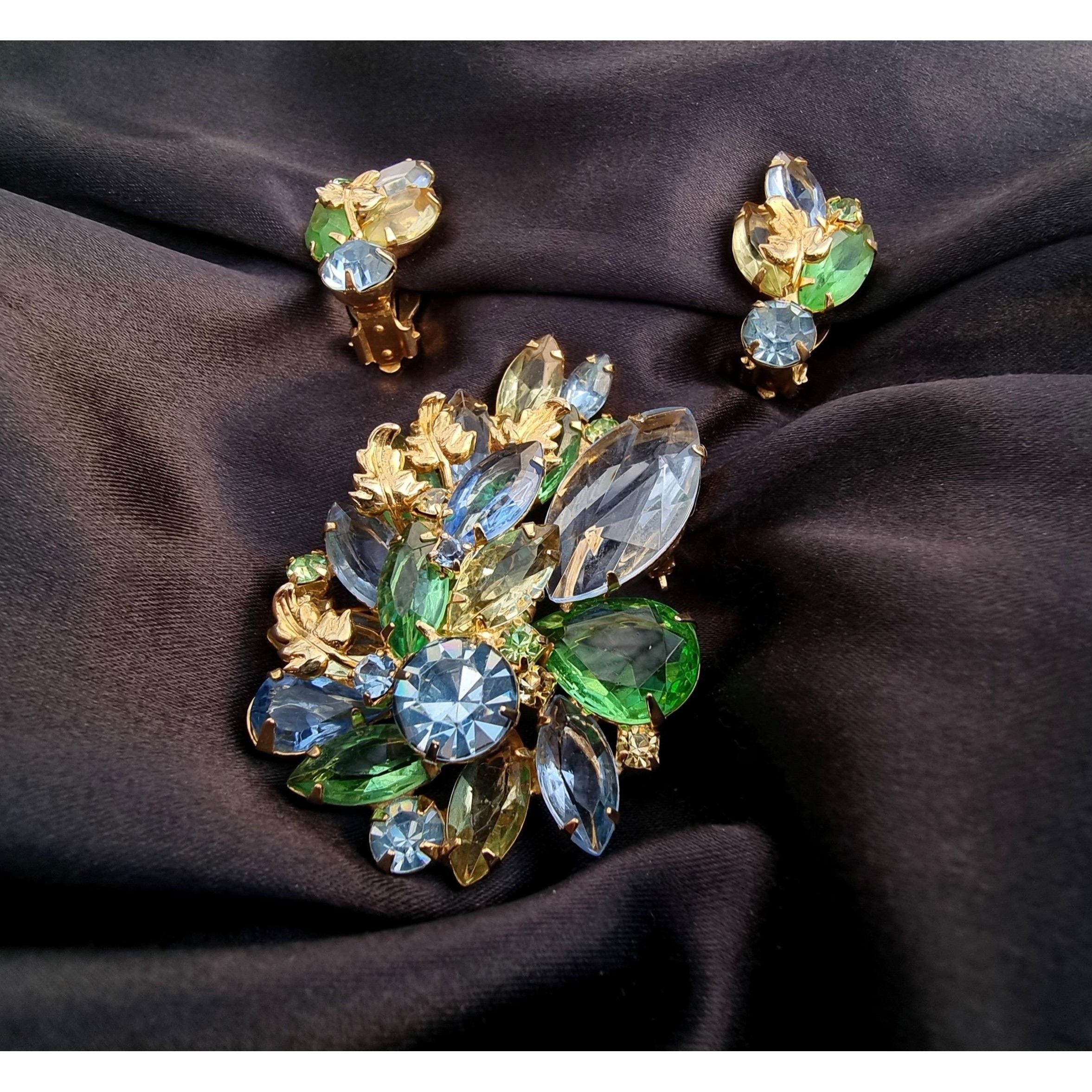 Vintage Rare Find Vintage D&E JULIANA Greenish Green Blue Gold Leave Size ONE SIZE - 1 Thumbnail