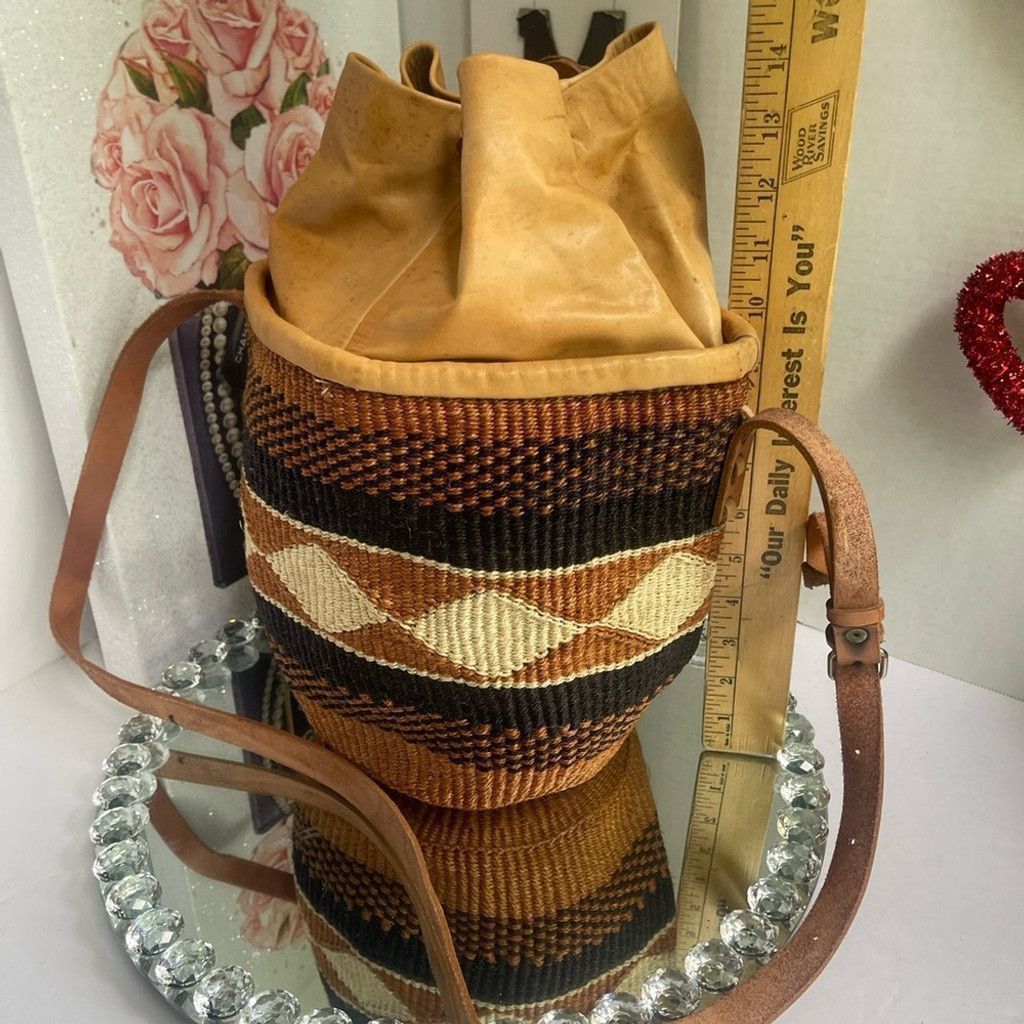 Other Vintage Woven Sisal Bucket Bag with Leather Strap Size ONE SIZE - 6 Thumbnail