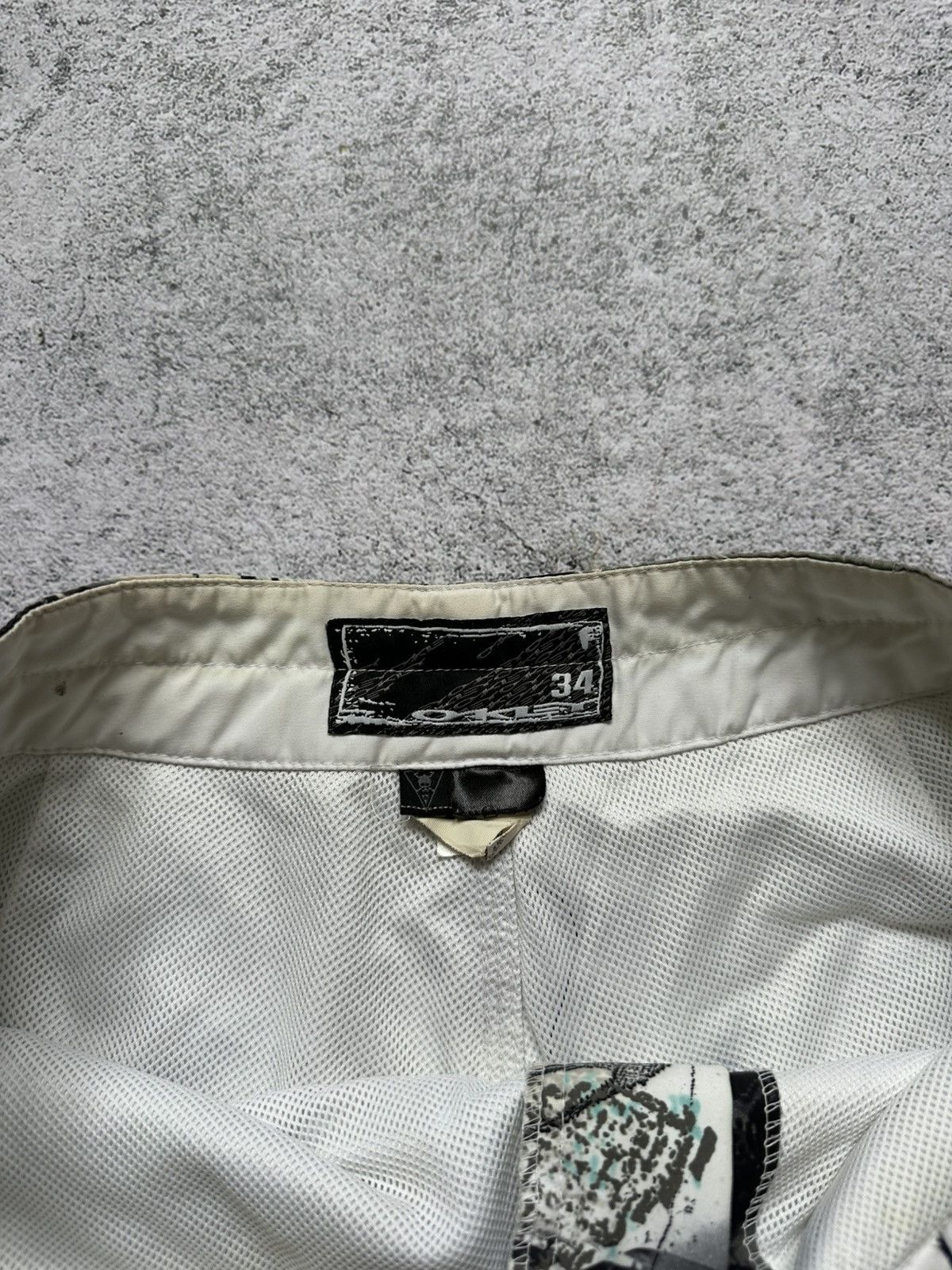 Oakley Vintage Oakley Y2K Shorts 34 Size Fit Size US 34 / EU 50 - 9 Thumbnail