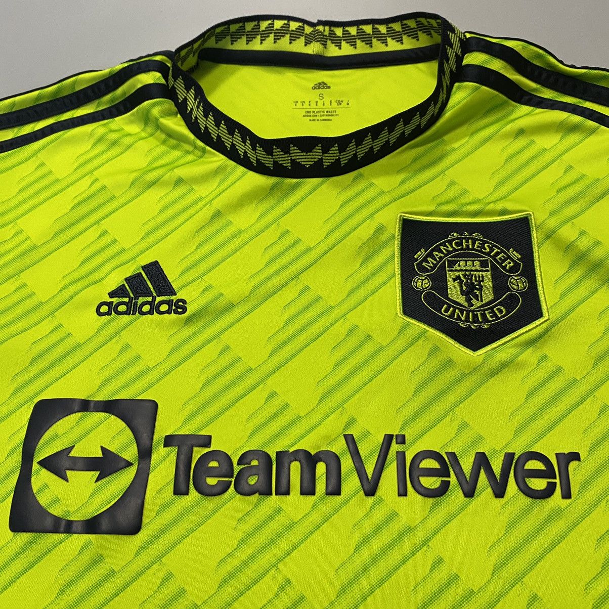 Adidas Manchester United 2022 Third Jersey Size M Adidas Shirt Size US M / EU 48-50 / 2 - 5 Thumbnail