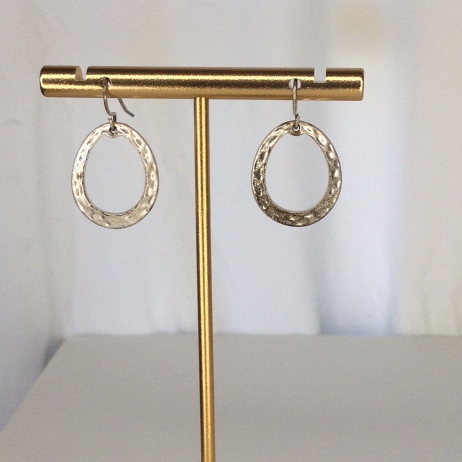 Other Silver Tone Small Vintage 1980's Hammered Oval Earrings Size ONE SIZE - 1 Thumbnail