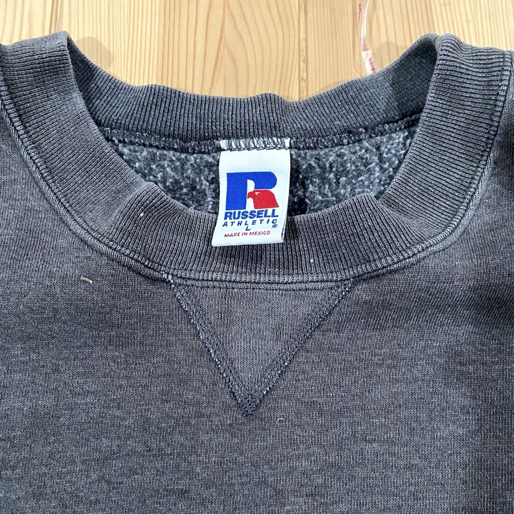 Russell Athletic VINTAGE 90s Russell Athletic Crew Neck Sweatshirt Mens Large Gray Cotton Polyester Fleece All Seasons Logo Embroidered Size US L / EU 52-54 / 3 - 3 Thumbnail