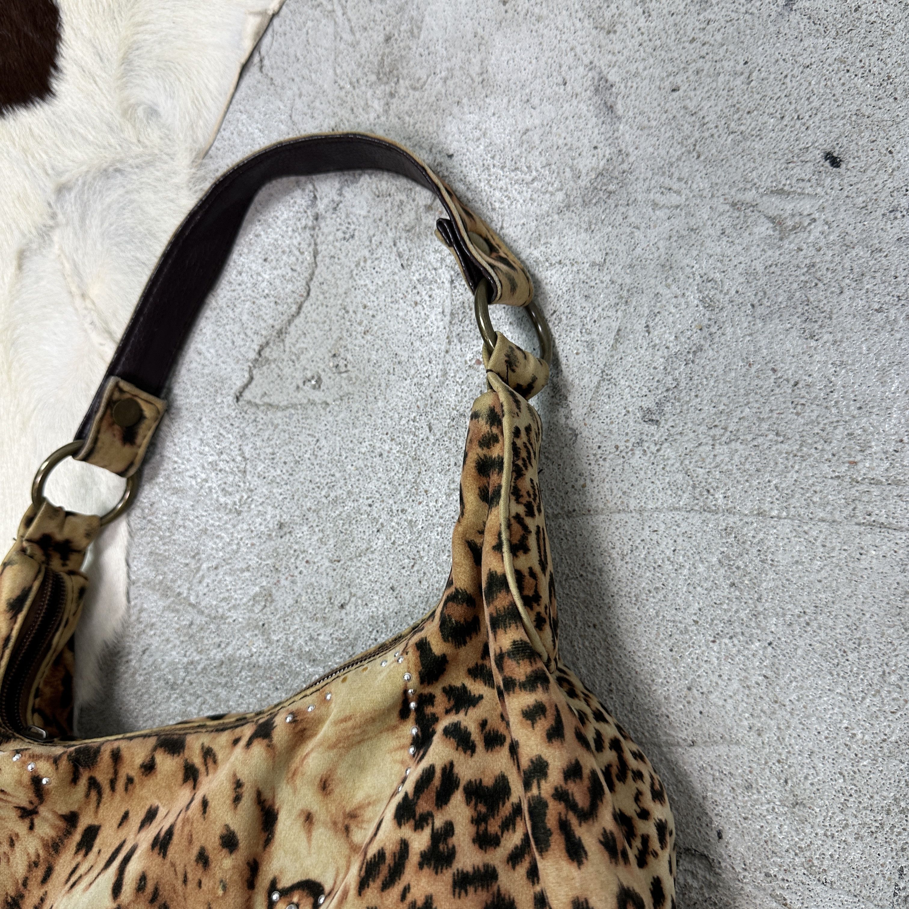 Vintage Vintage Avant Garde Mini Cheetah Hobo Bag Y2K Size ONE SIZE - 8 Thumbnail