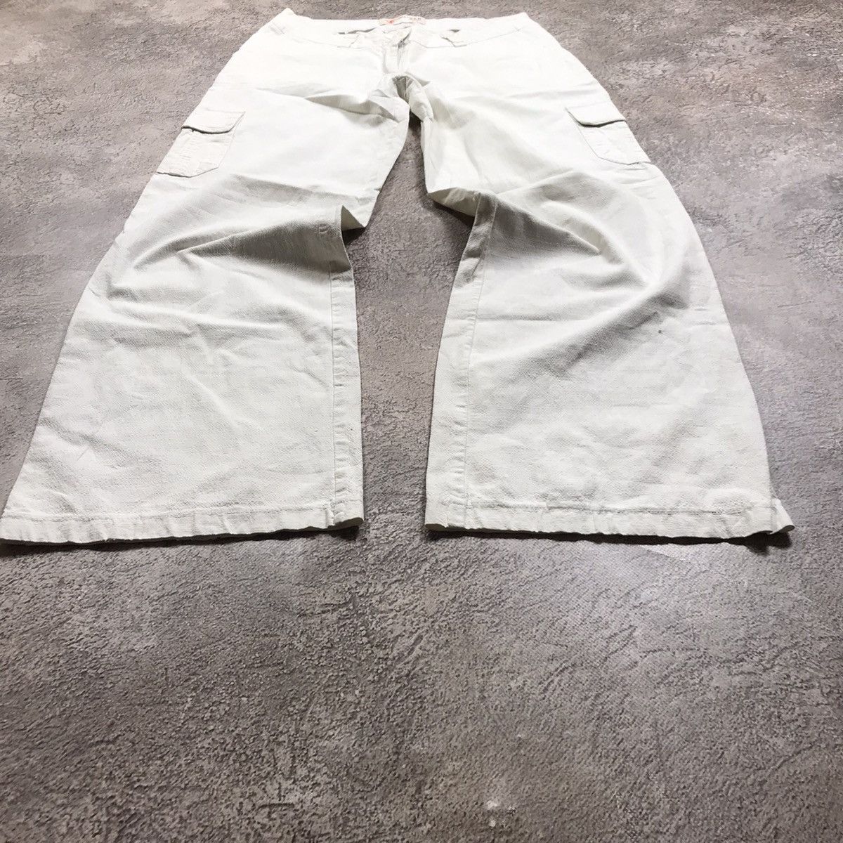 Vintage Vintage Y2K Baggy Cargo Pants Cream Relaxed Fit Streetwear 2 Size 27" / US 4 / IT 40 - 1 Thumbnail